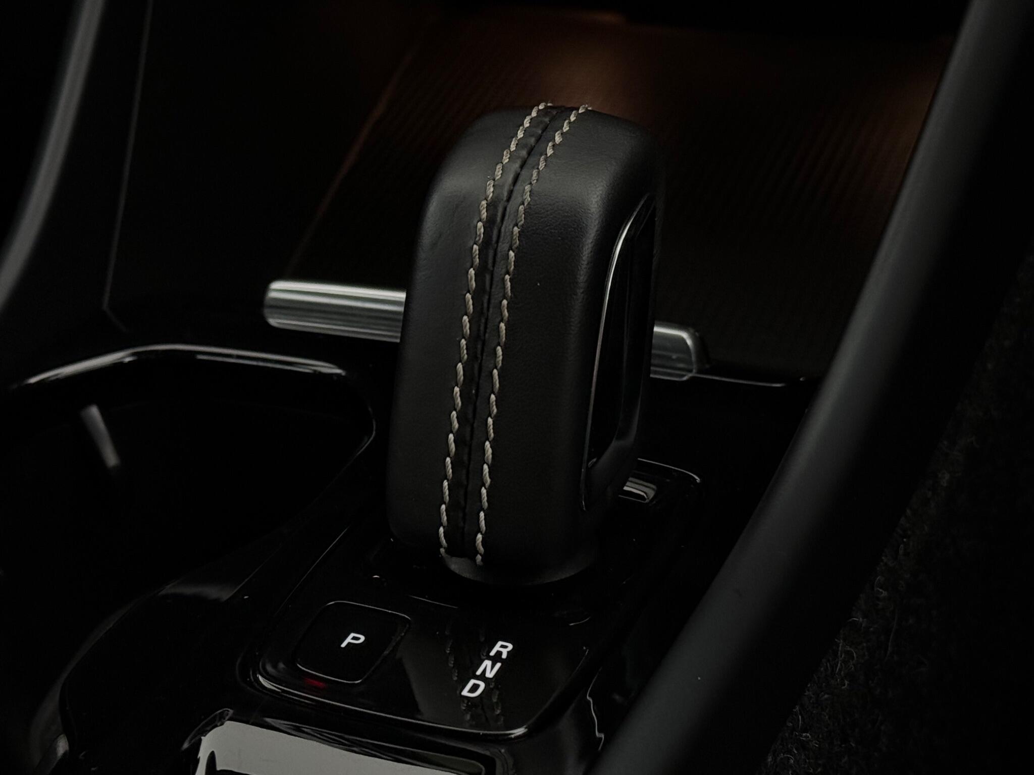Volvo XC40 view 34