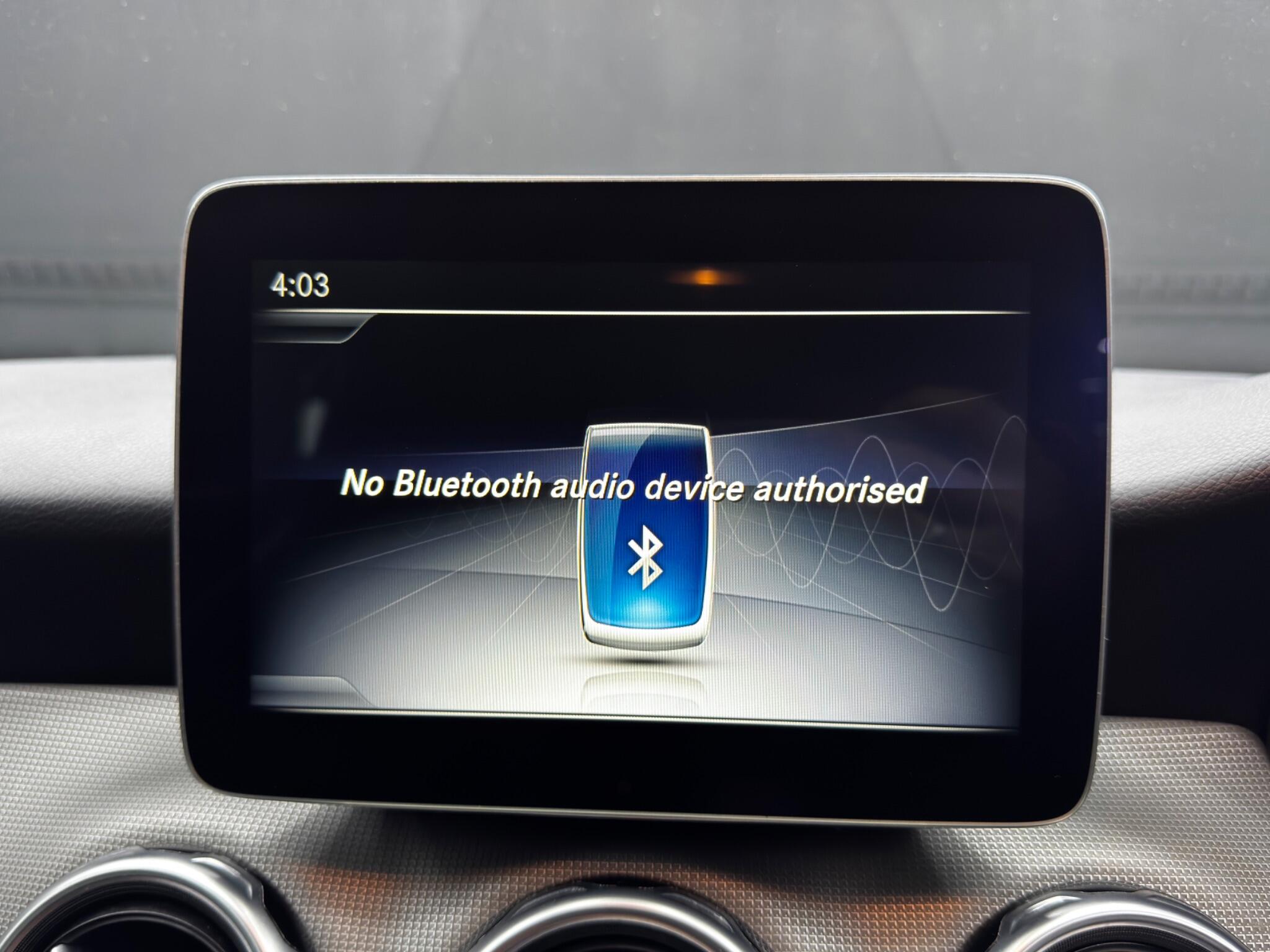 Mercedes-Benz Gla view 30