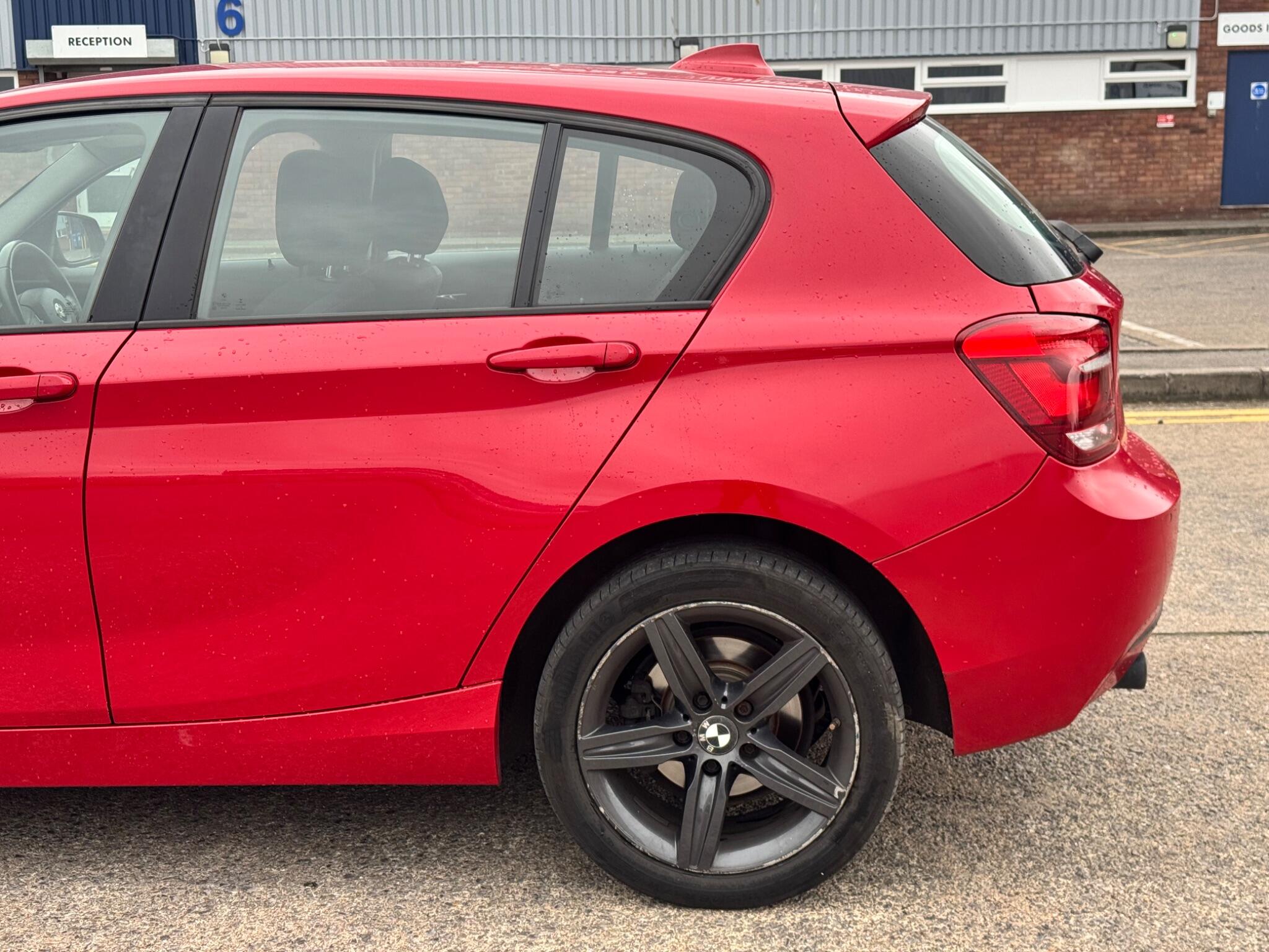 BMW 1 Series view 35
