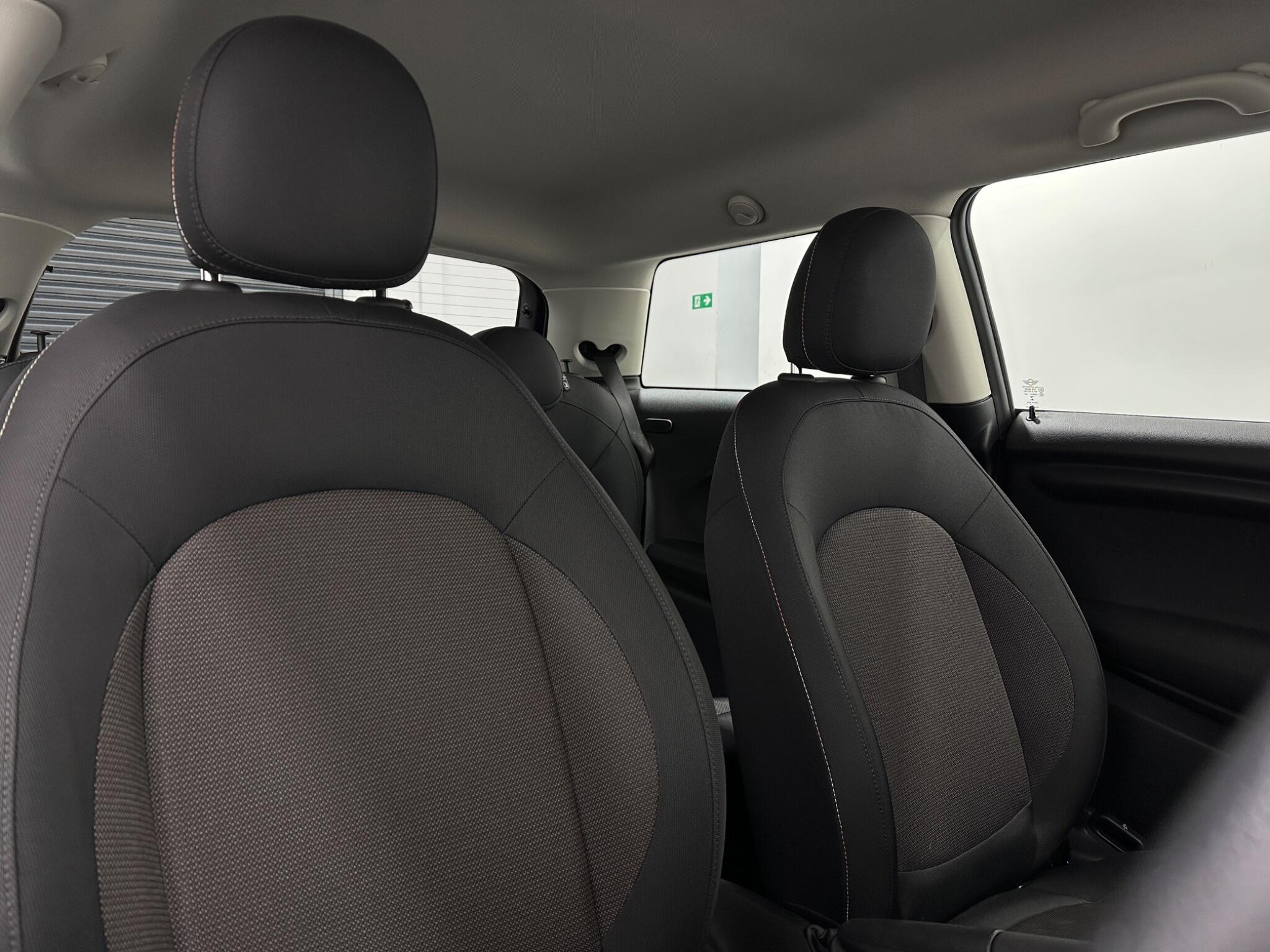 Mini Hatch view 31