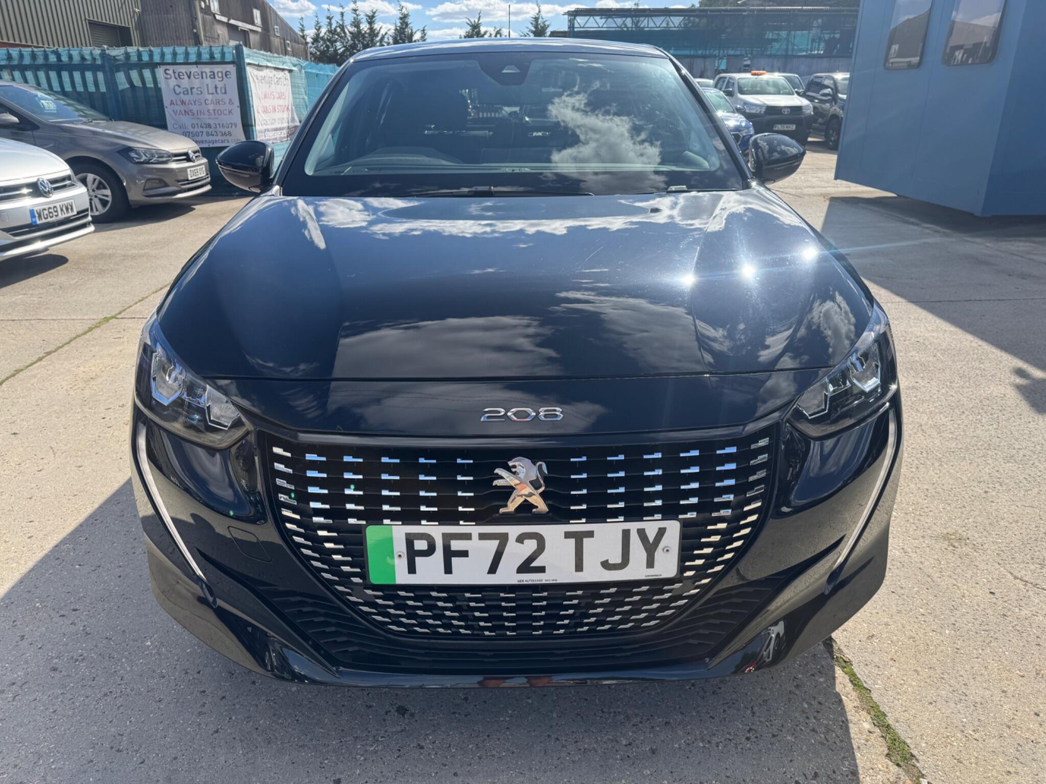 Peugeot E-208 view 6