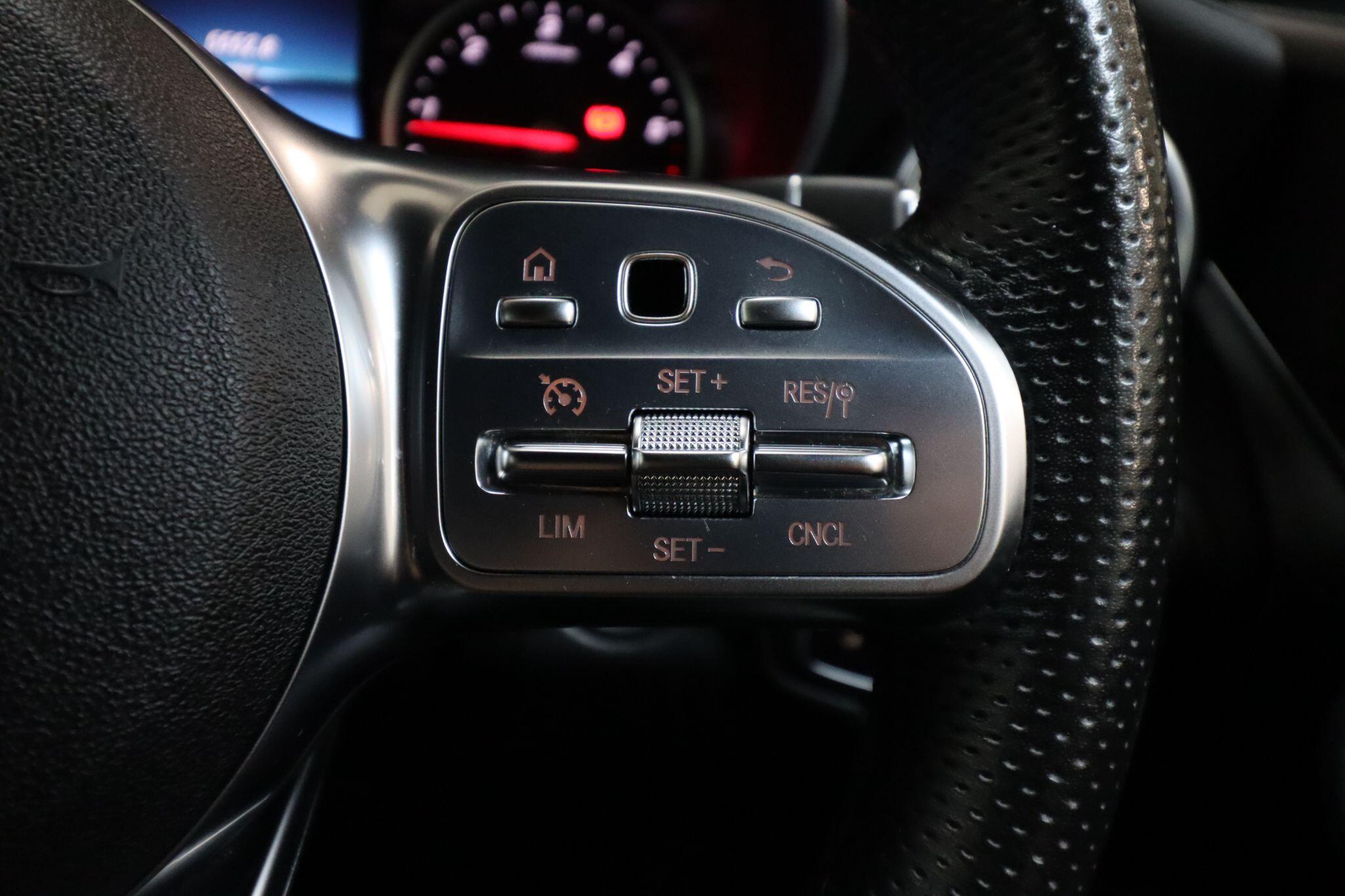 Mercedes-Benz GLC view 37