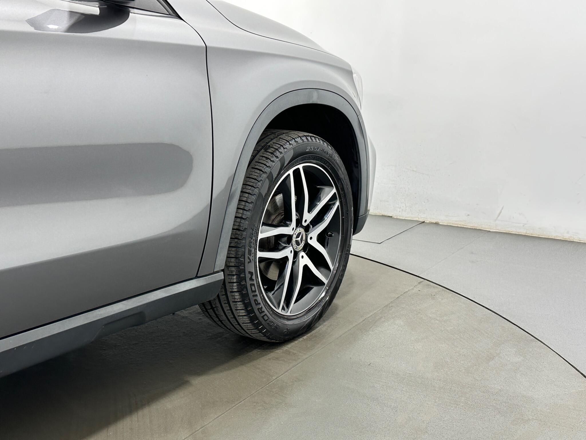 Mercedes-Benz Gla view 50
