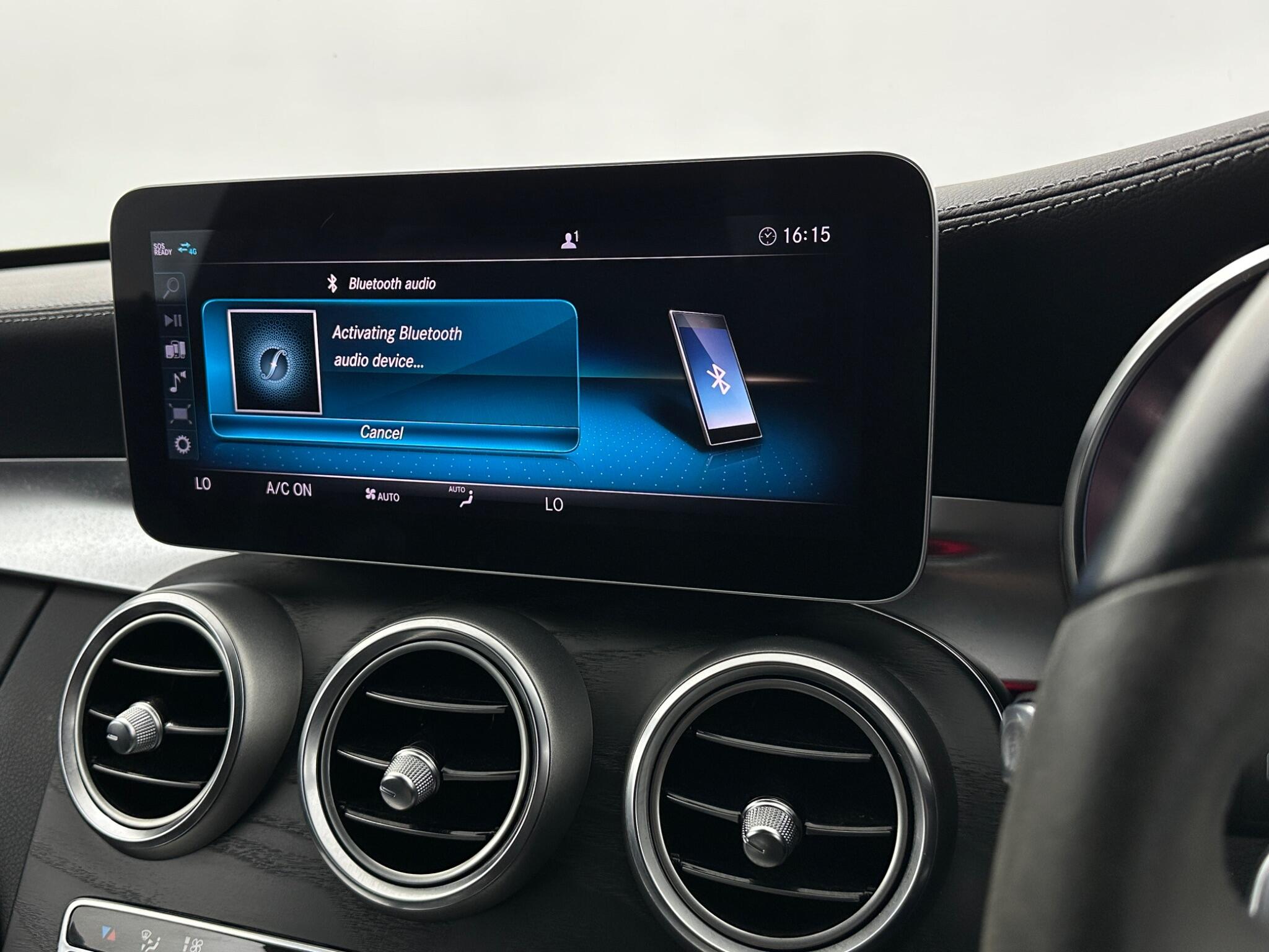 Mercedes-Benz C-Class view 27