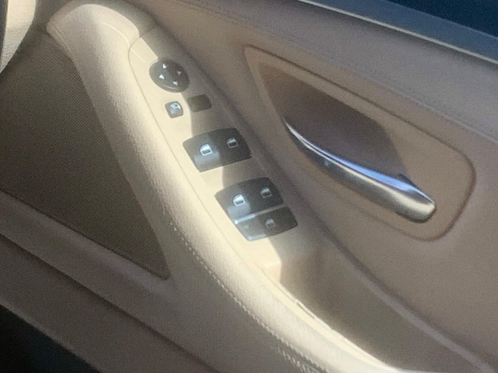 BMW 5 Series view 66