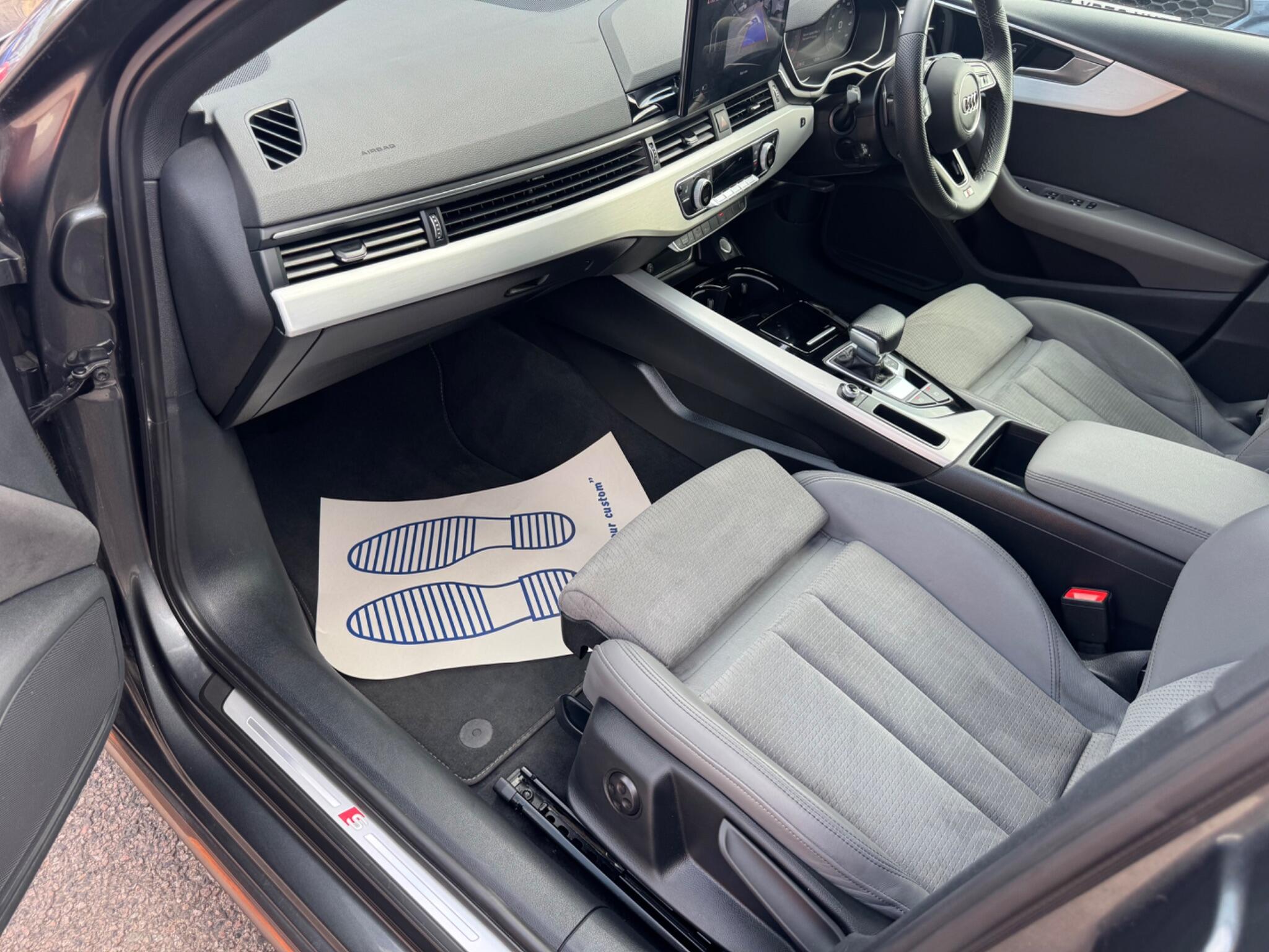 Audi A4 view 10