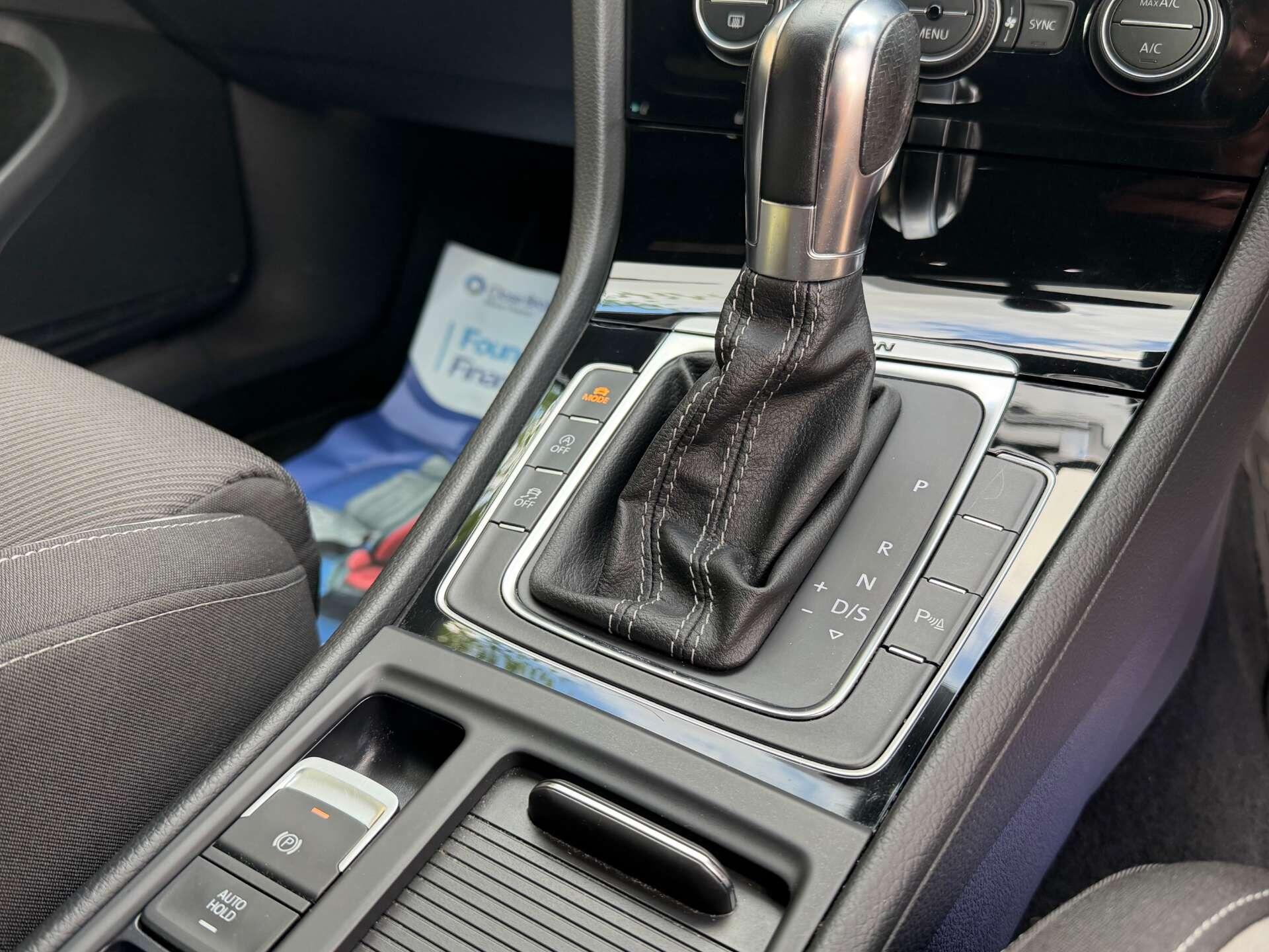 Volkswagen Golf view 16