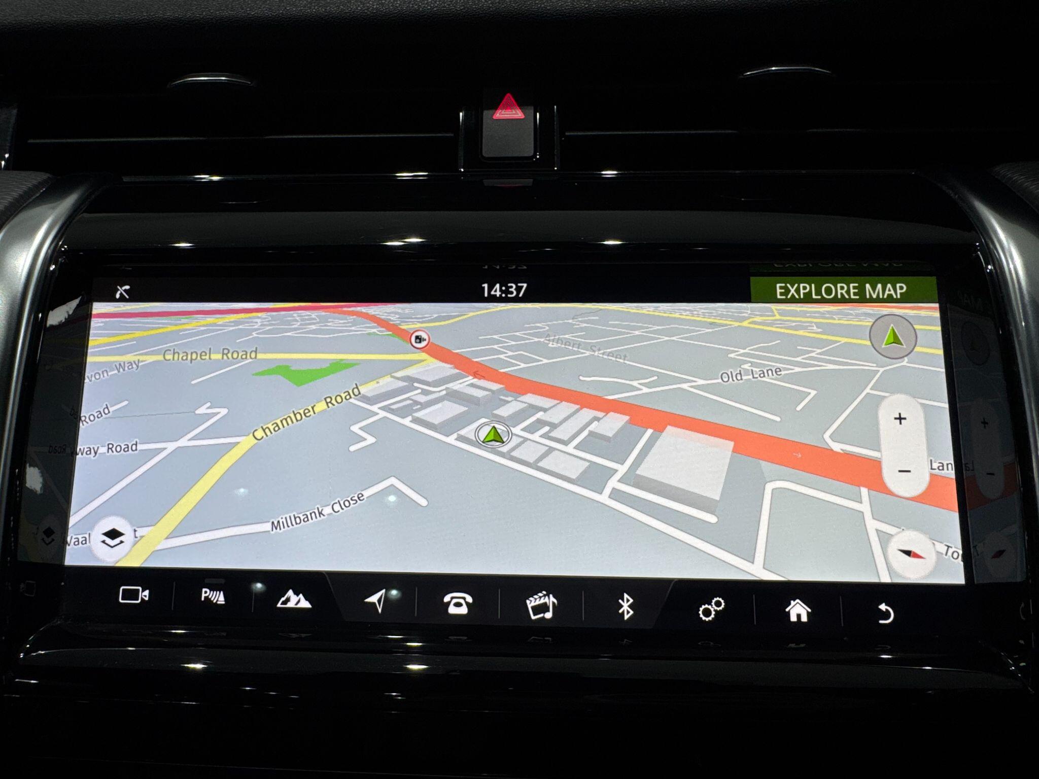 Land Rover Discovery Sport view 40