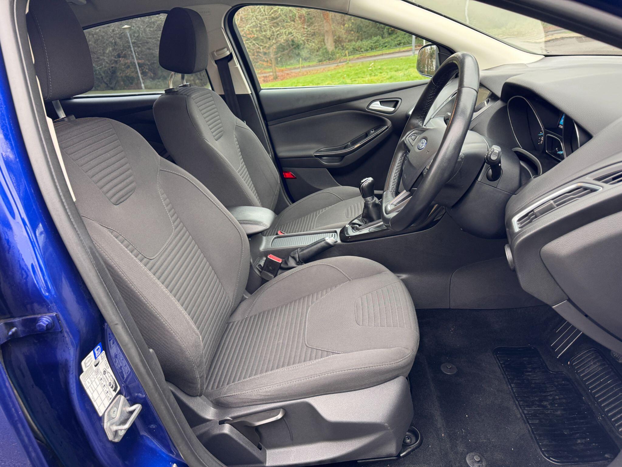 2015 Ford Focus 1.0T EcoBoost Titanium Euro 6 (s/s) 5dr • 75,000 miles image 26