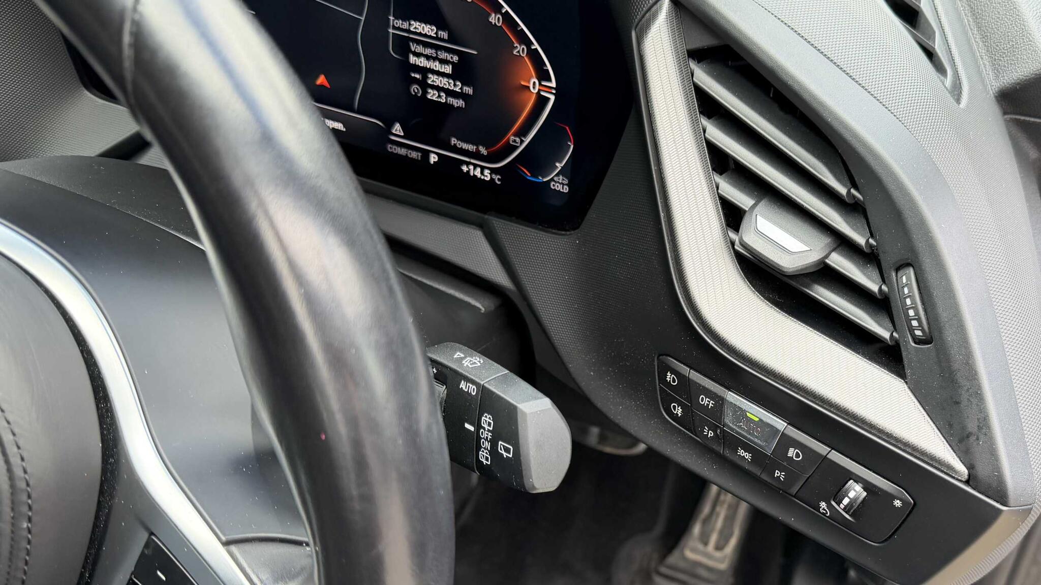 BMW 1 Series view 32