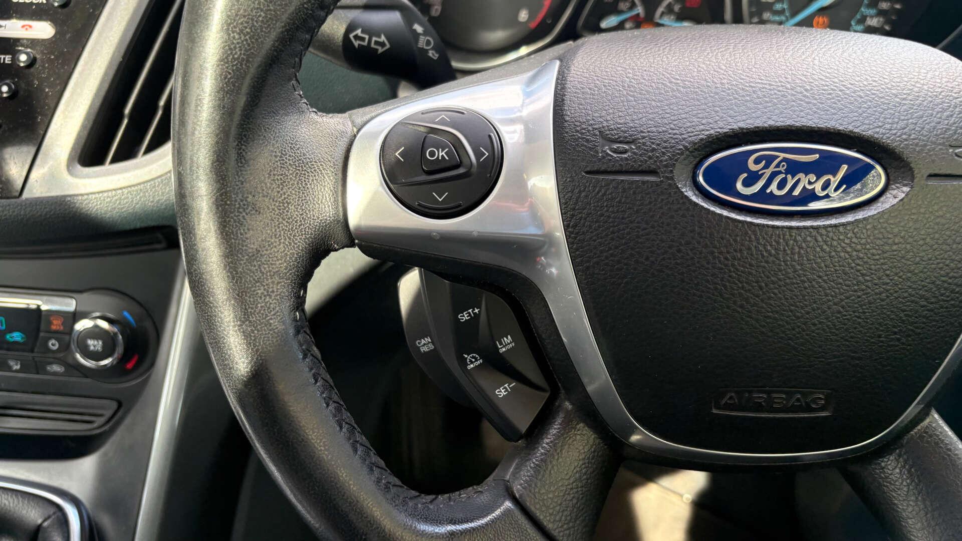 Ford C-Max view 17