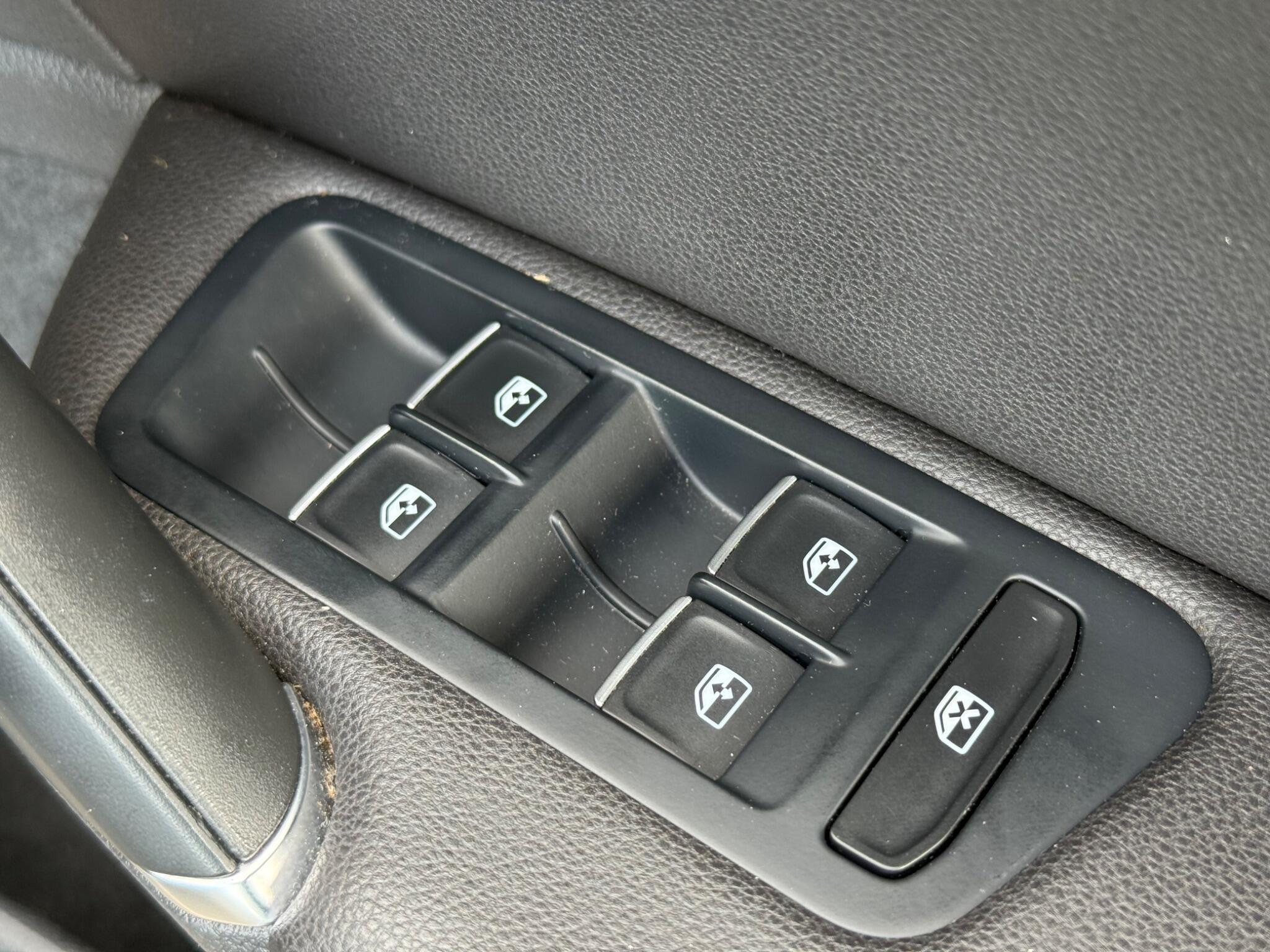 Volkswagen Golf view 19