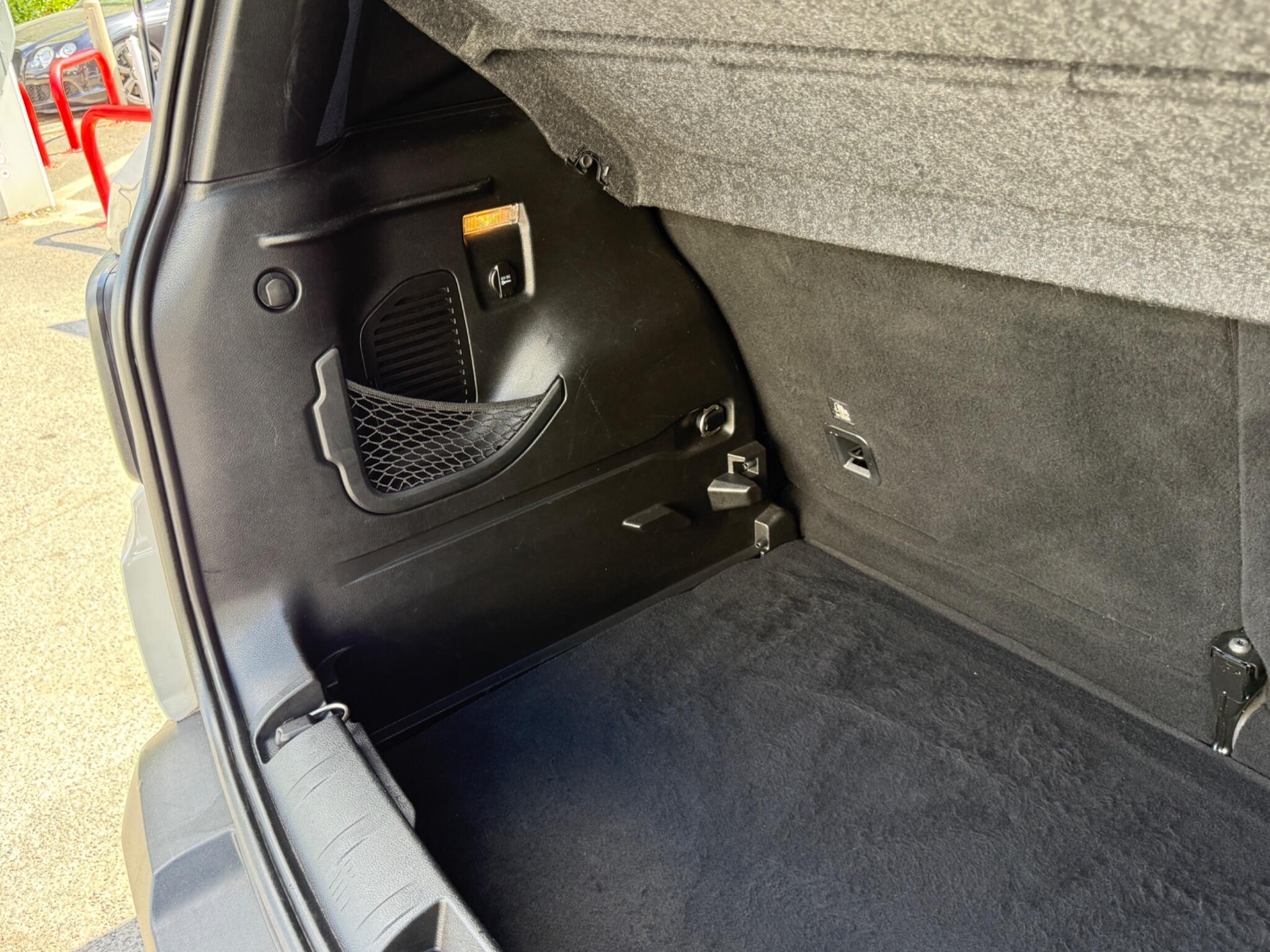 Jeep Renegade - Image 40