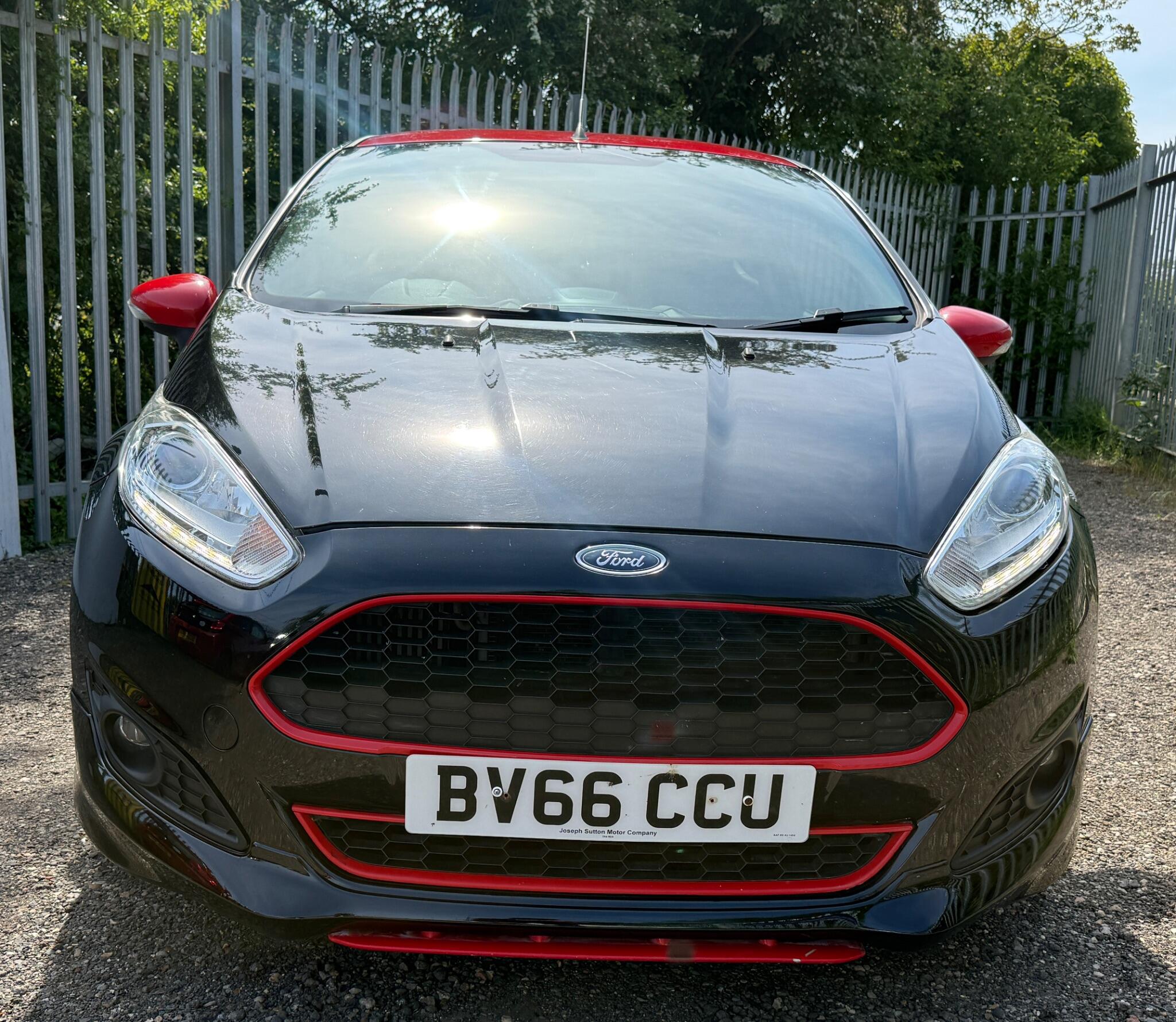 2016 Ford Fiesta image 2