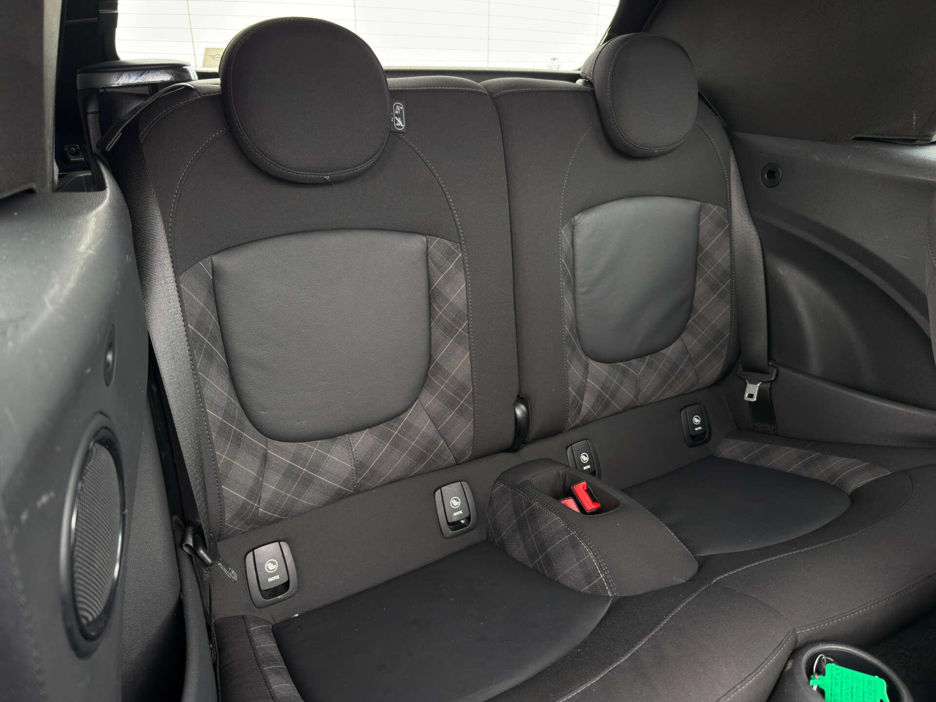 Mini Convertible view 21