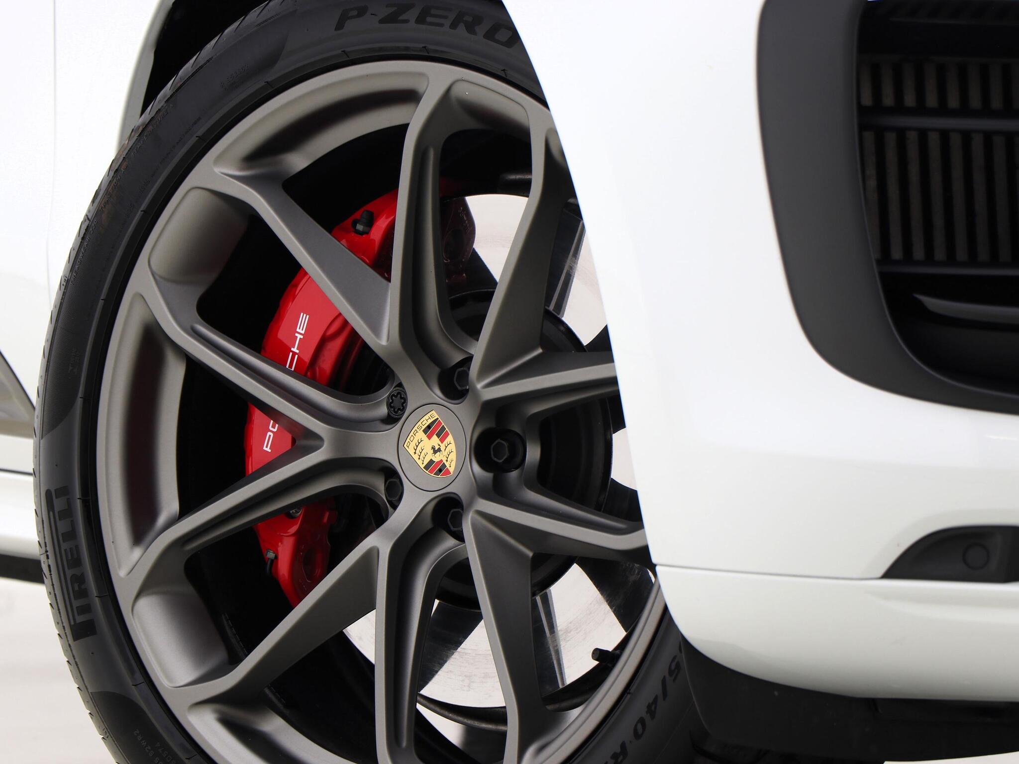 Porsche Macan view 28