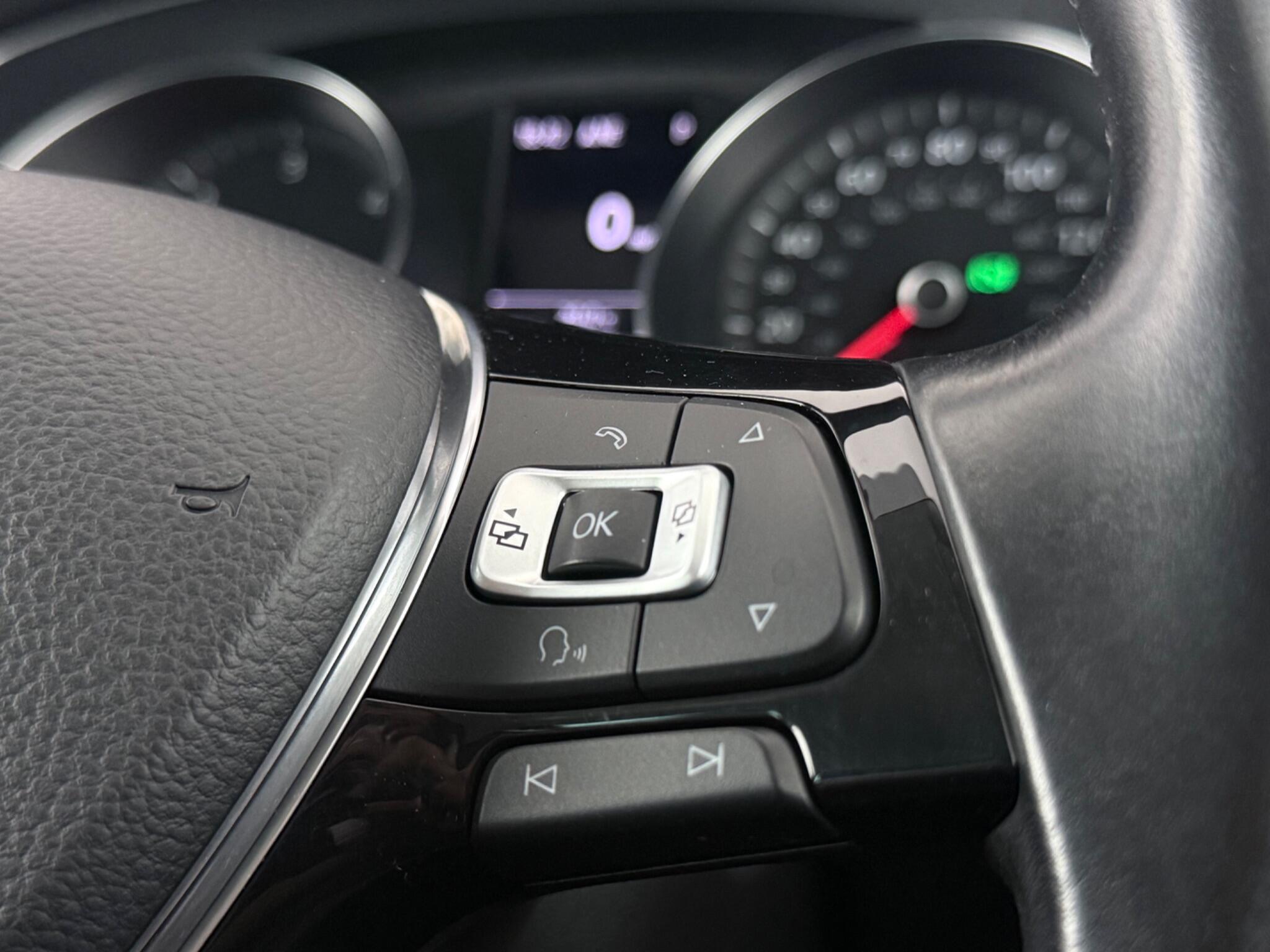 Volkswagen Passat view 15