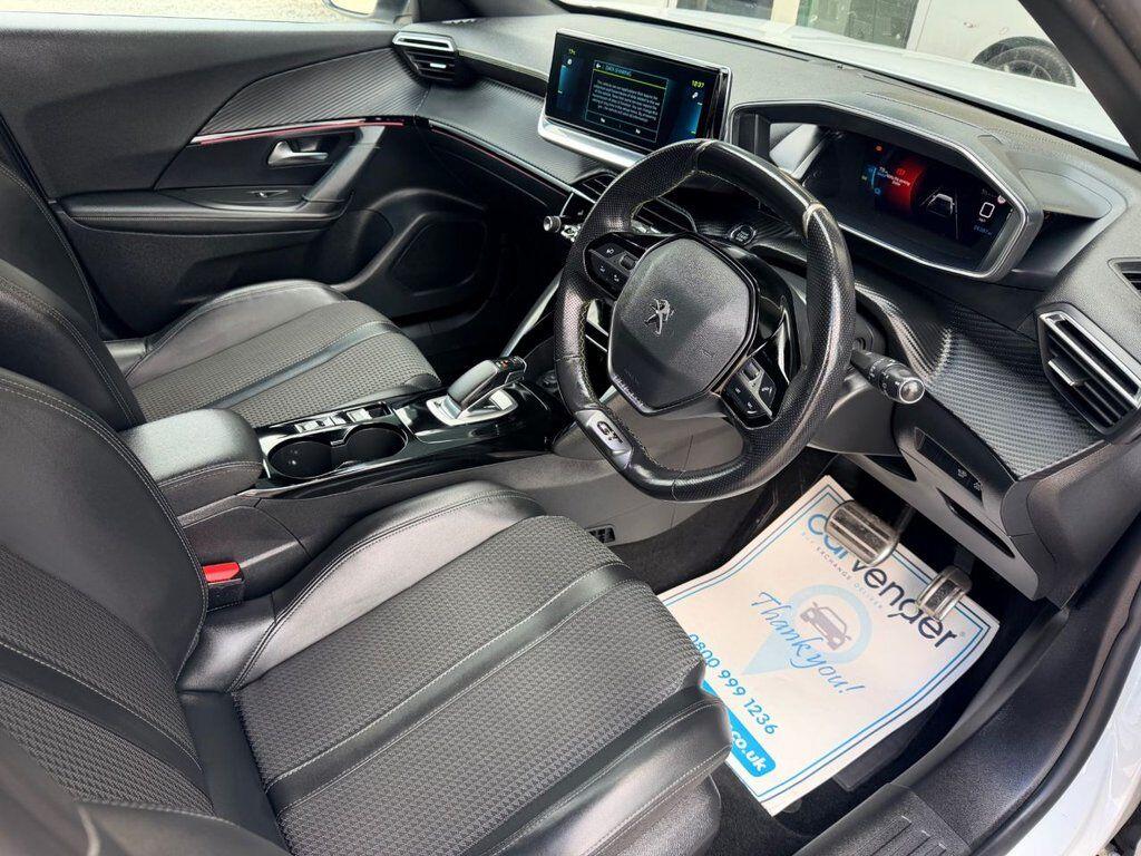 Peugeot E-2008 view 18