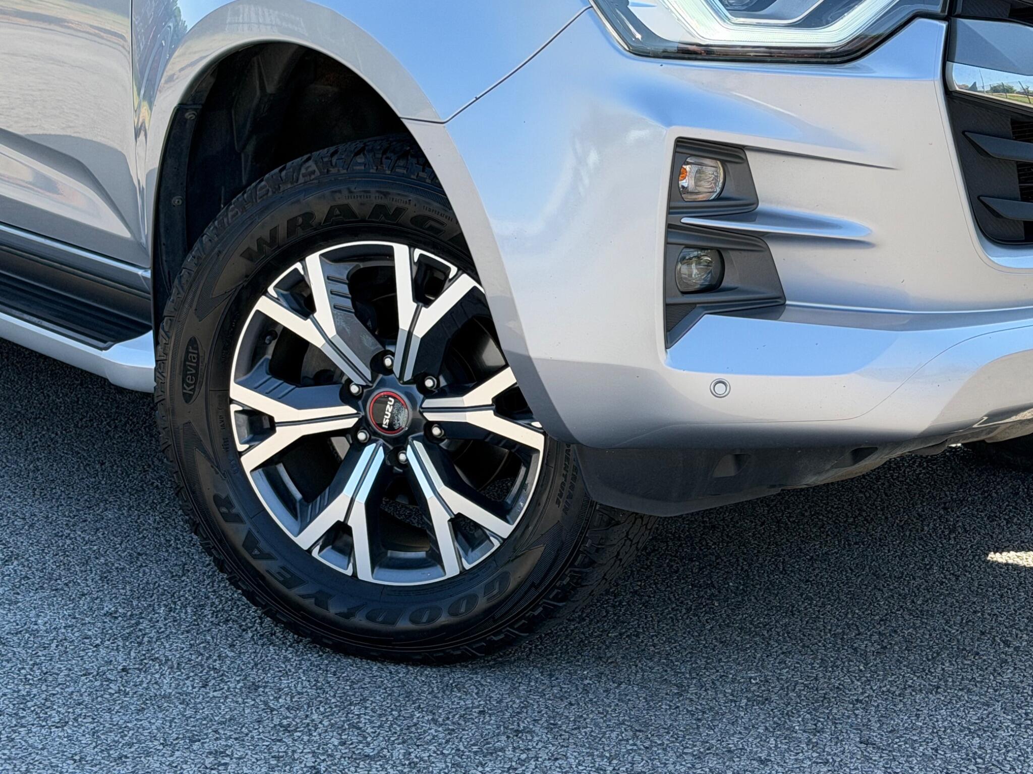 Isuzu D-Max view 19