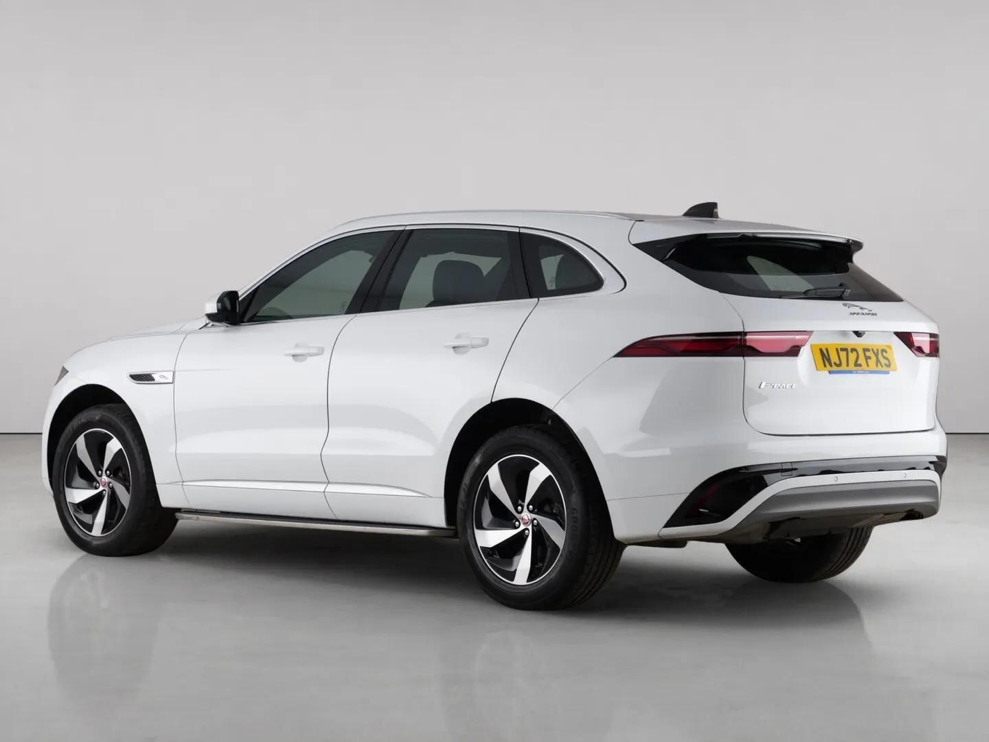 Jaguar F-Pace view 8