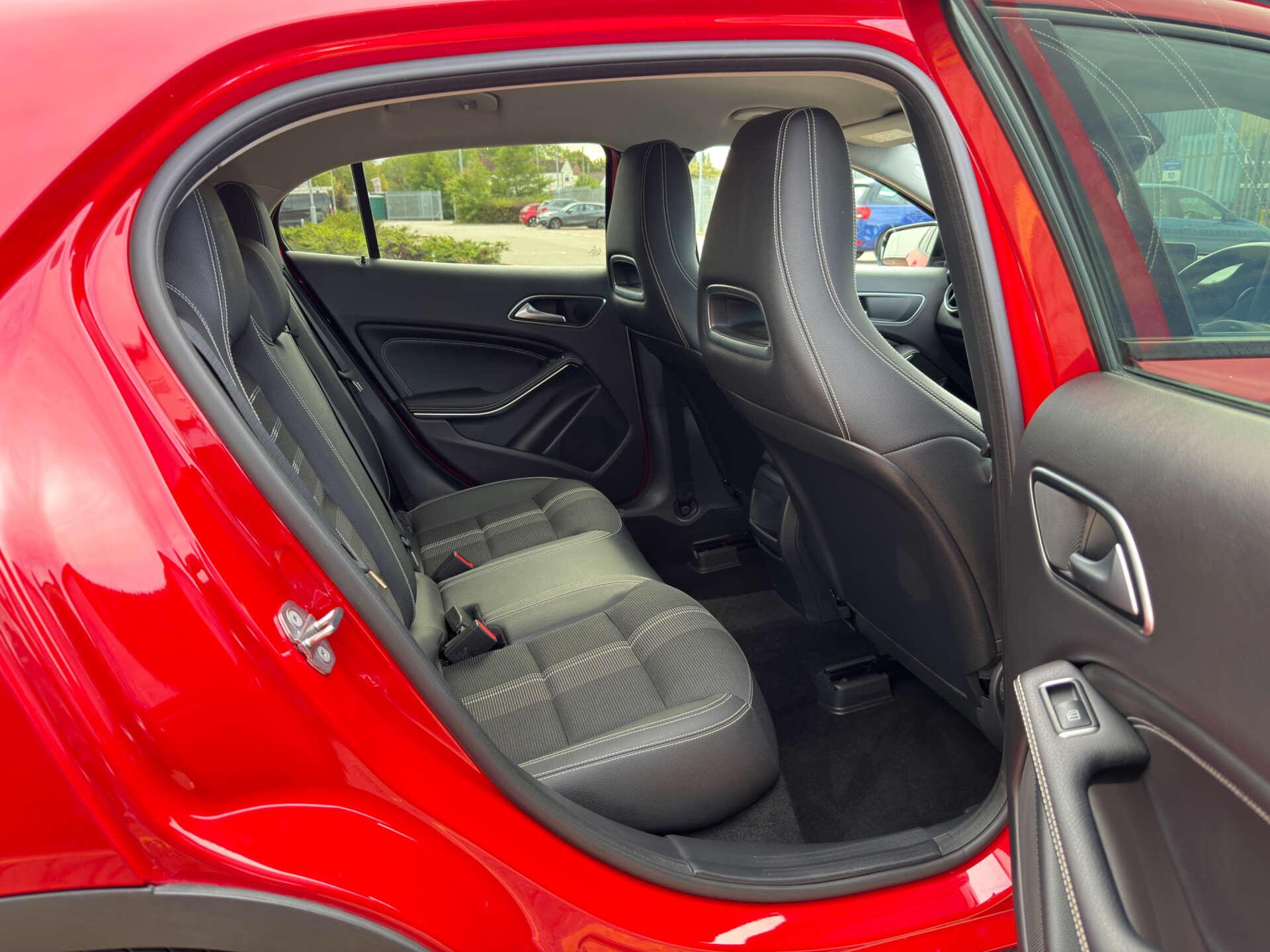 Mercedes-Benz GLA view 24