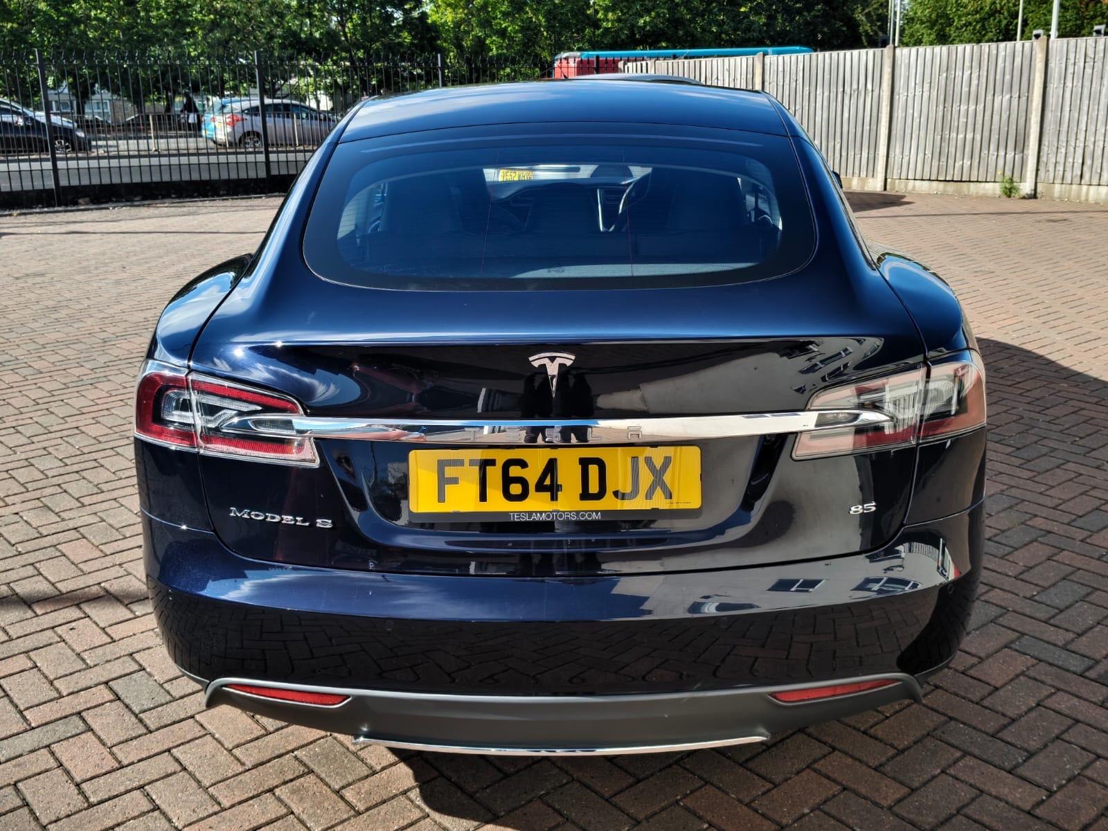 Tesla Model S view 7