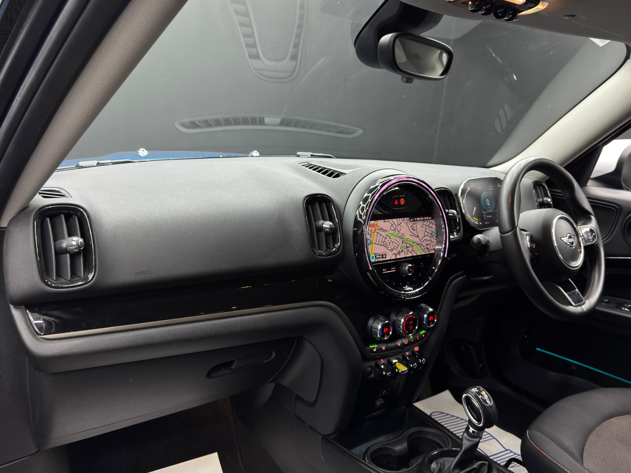Mini Countryman view 11
