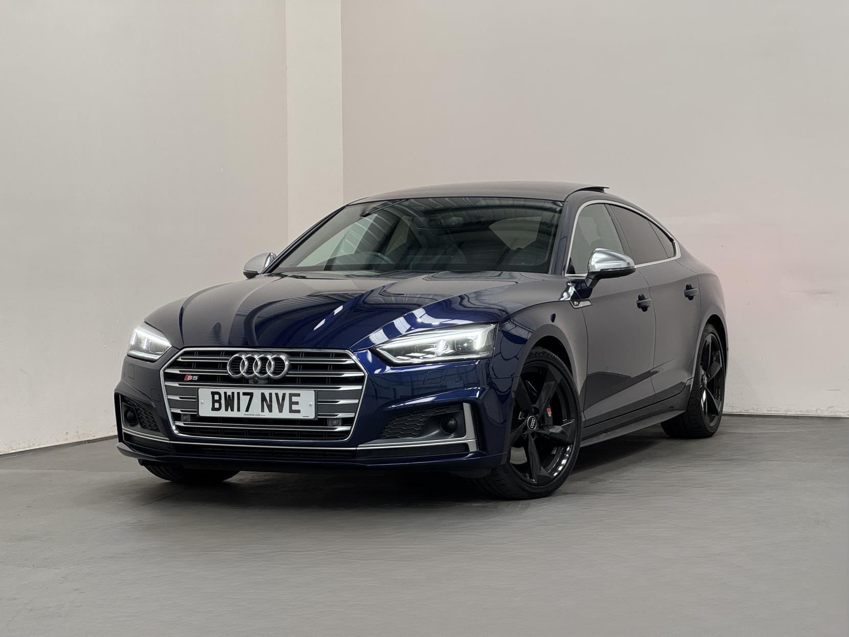 Audi S5 view 8