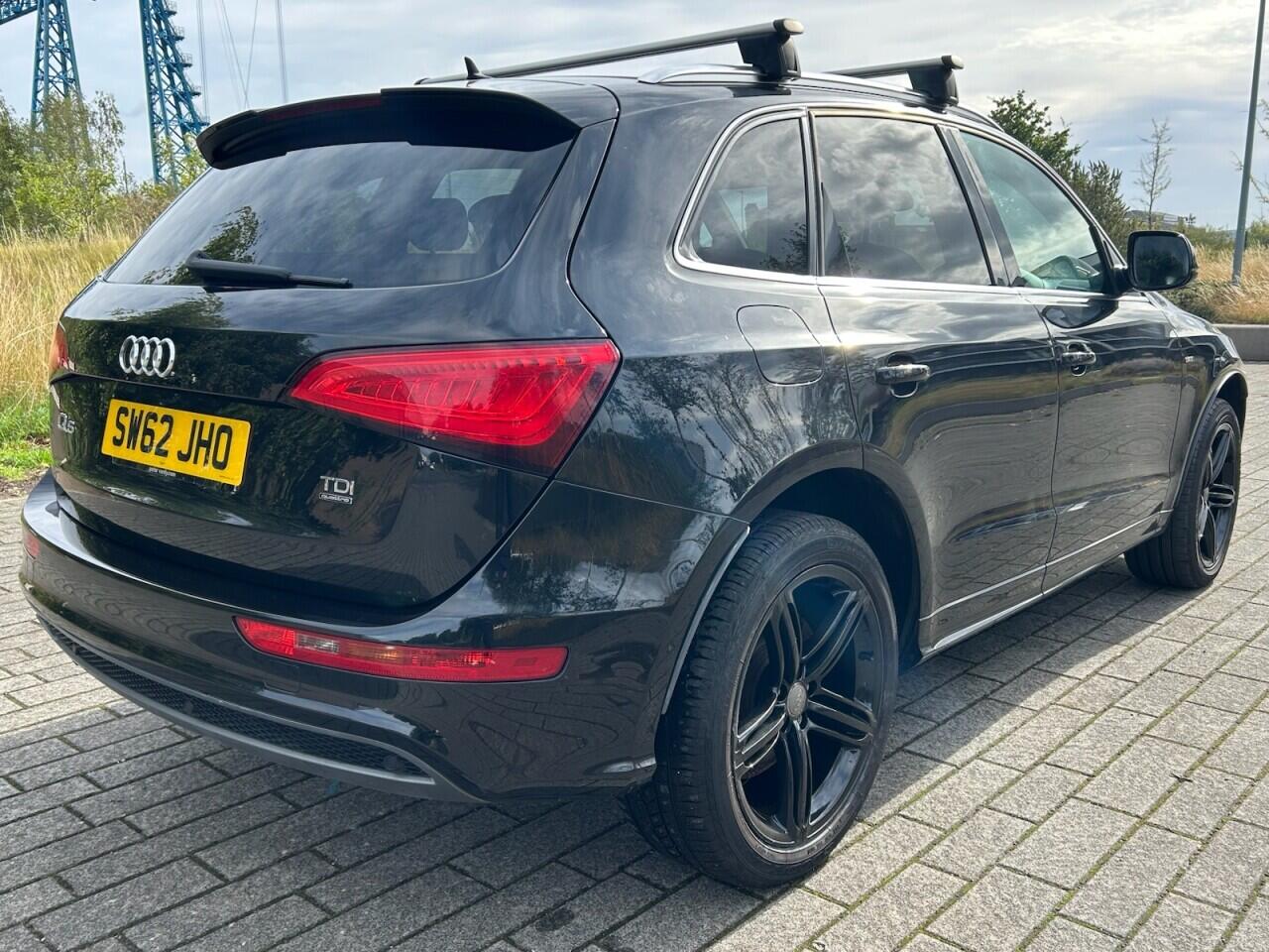Audi Q5 view 11