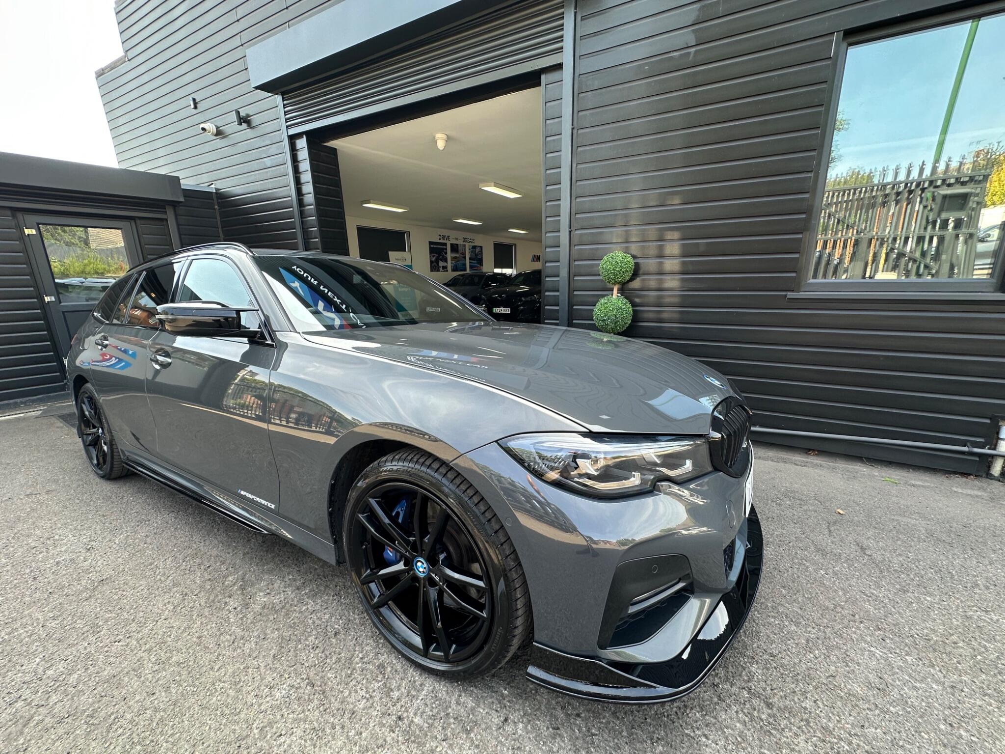 BMW 3 Series view 26