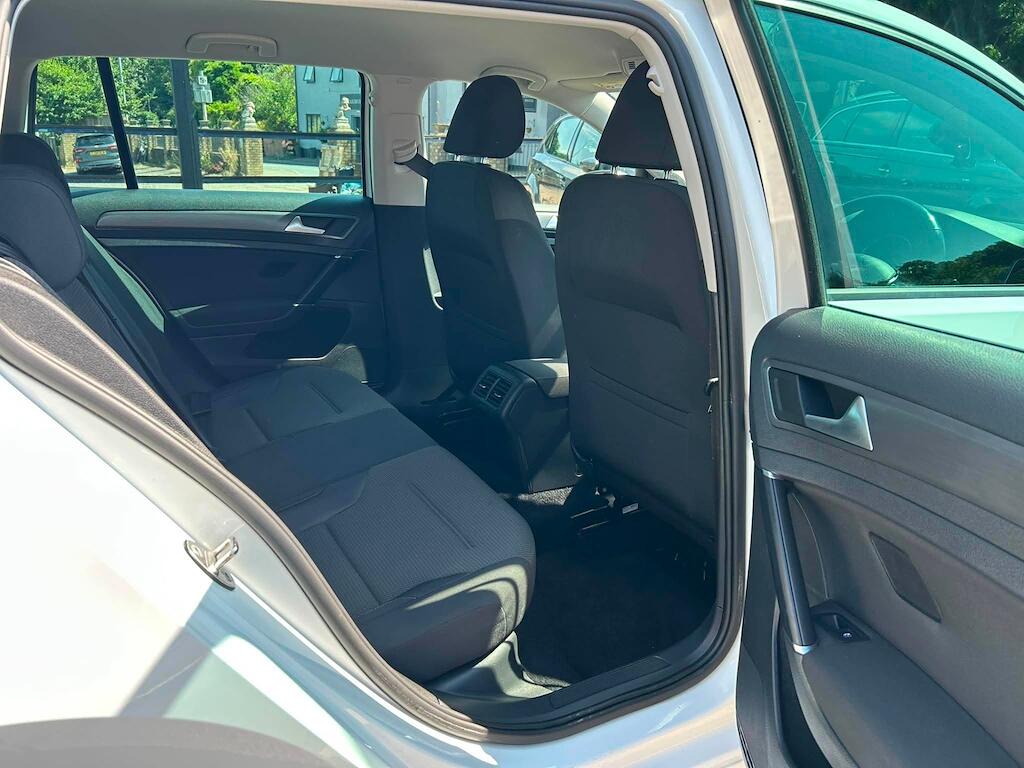 Volkswagen Golf view 12