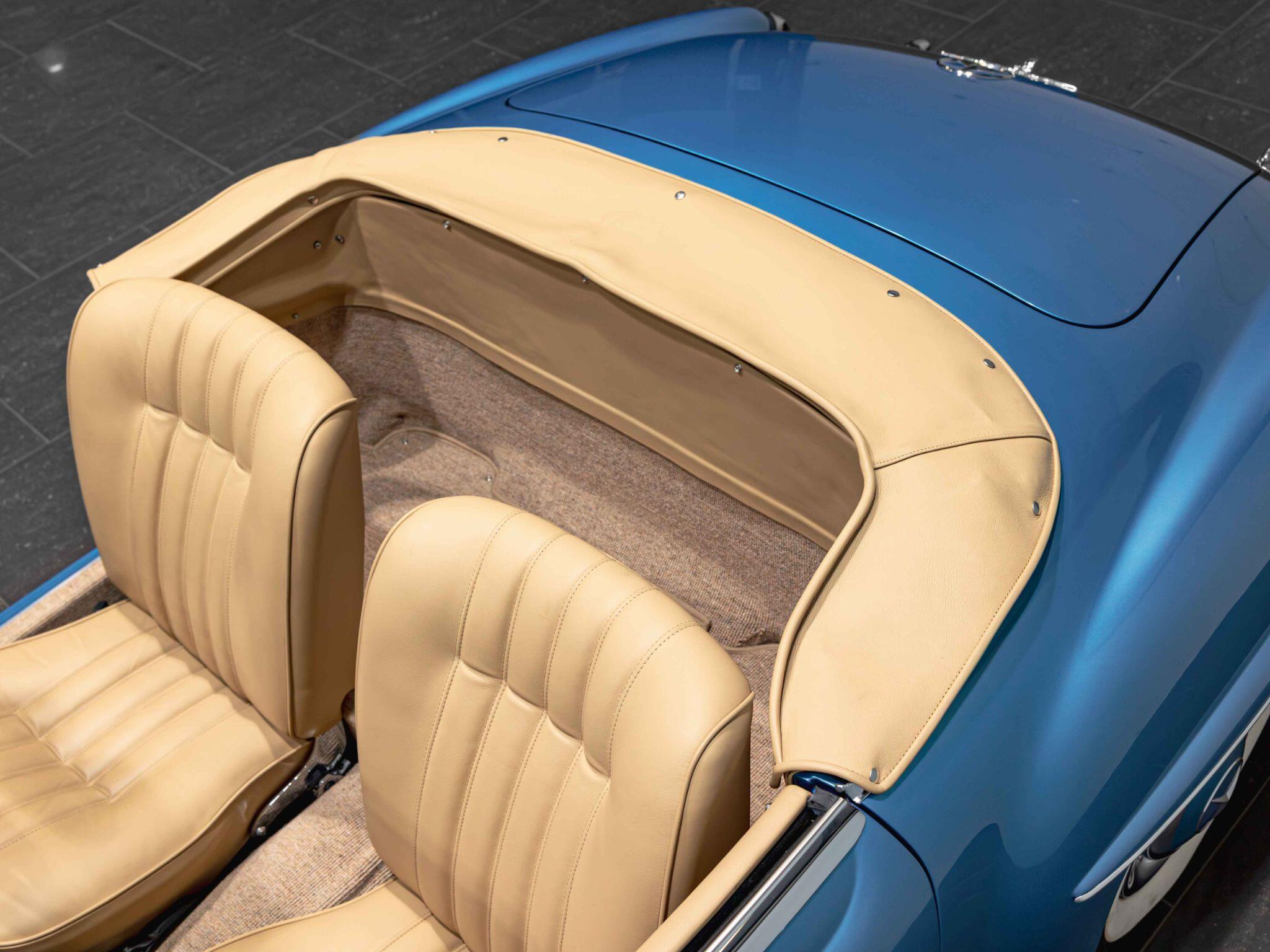Mercedes-Benz 190 SL view 19