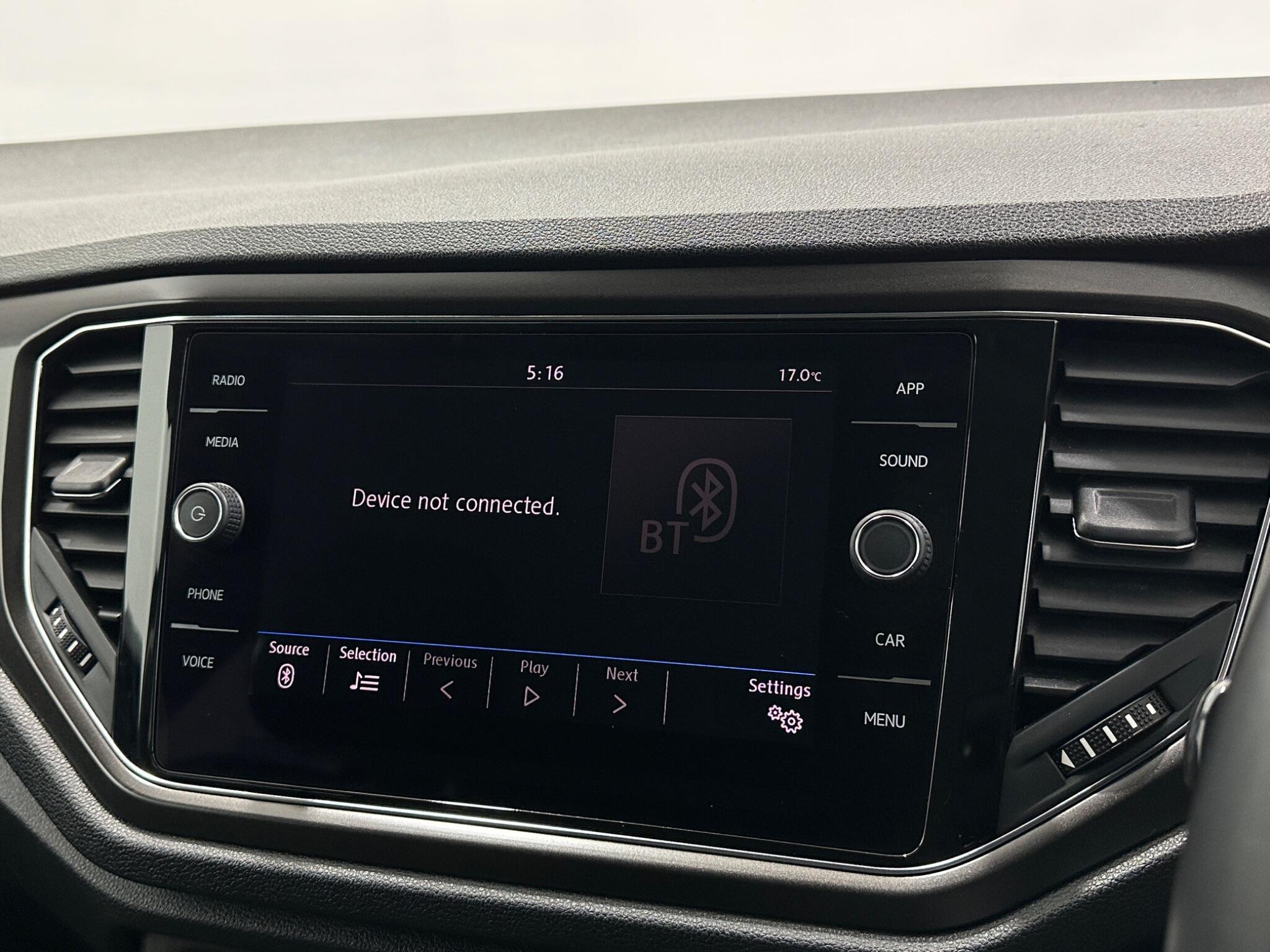 Volkswagen T-Roc view 24