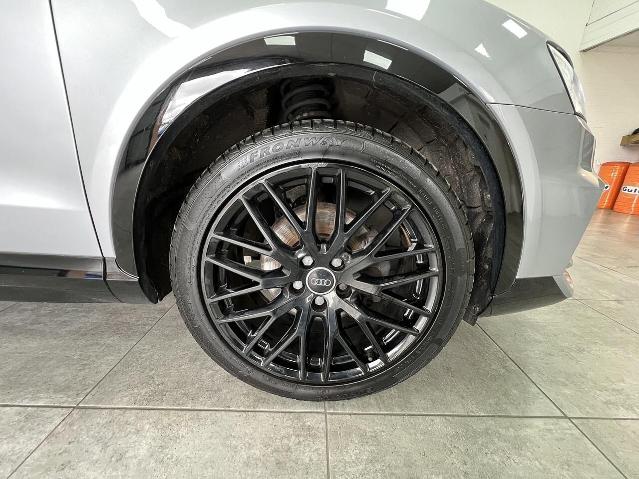 Audi Q3 view 22
