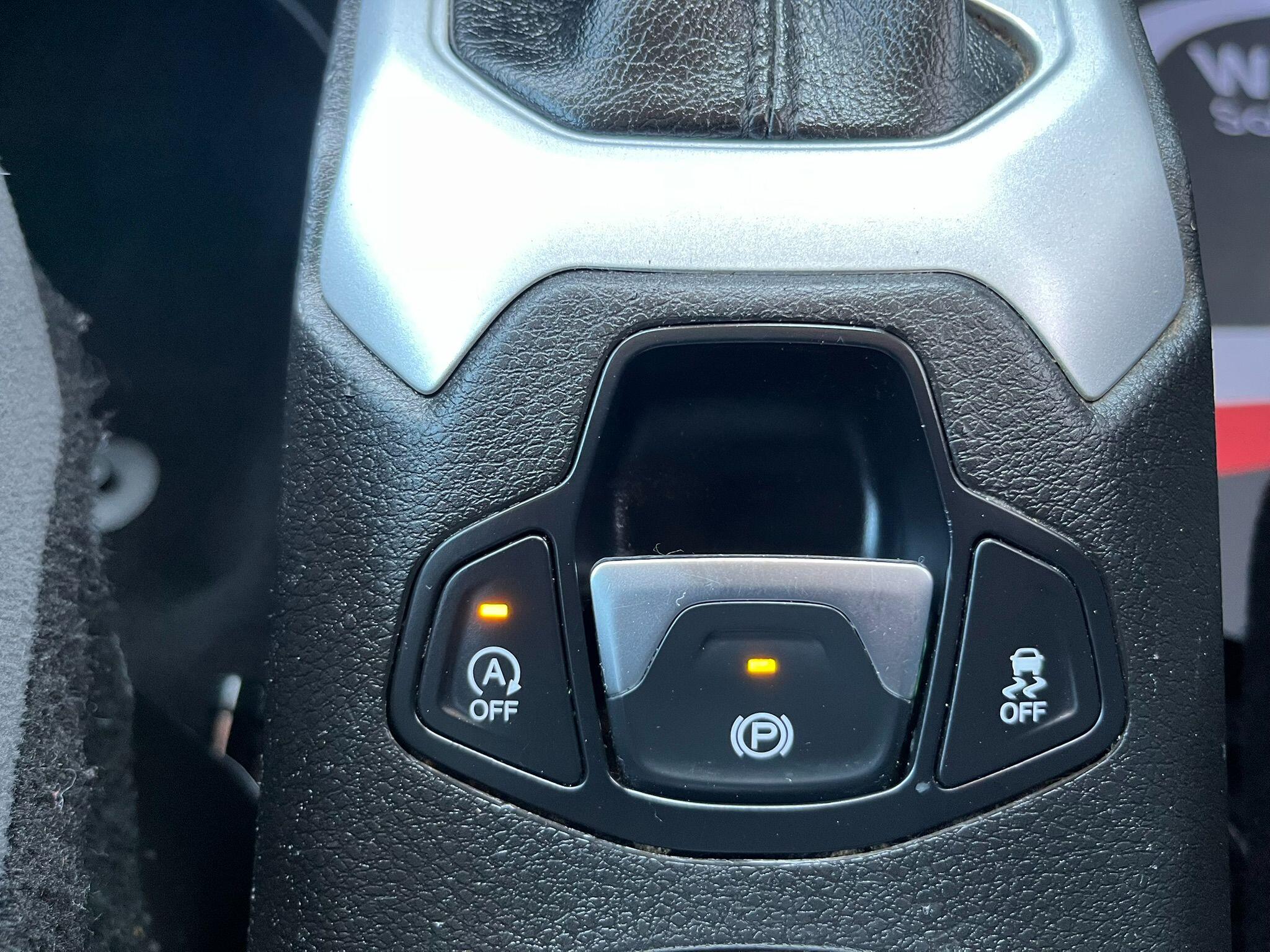Jeep Renegade view 25