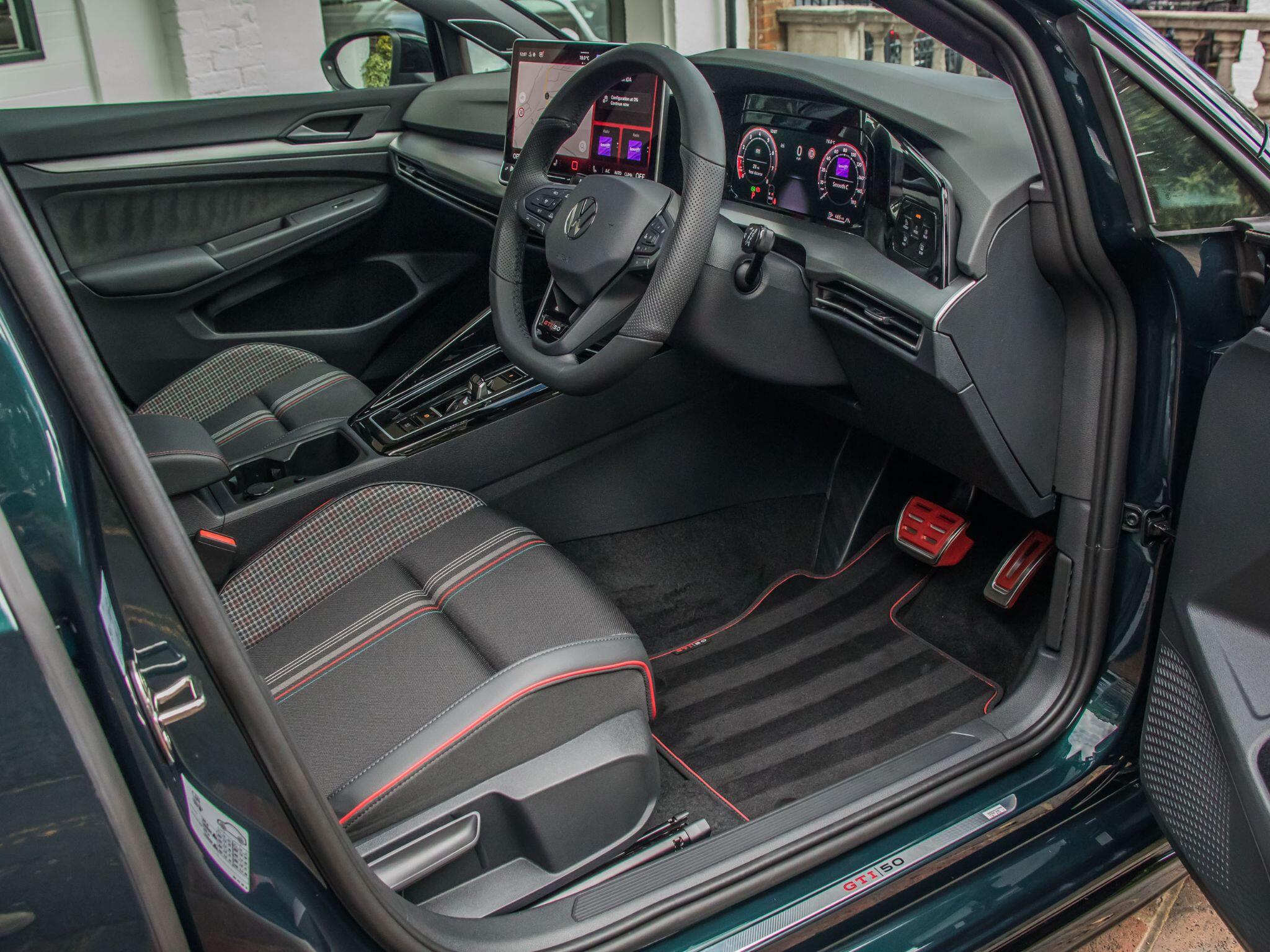 Volkswagen Golf view 3
