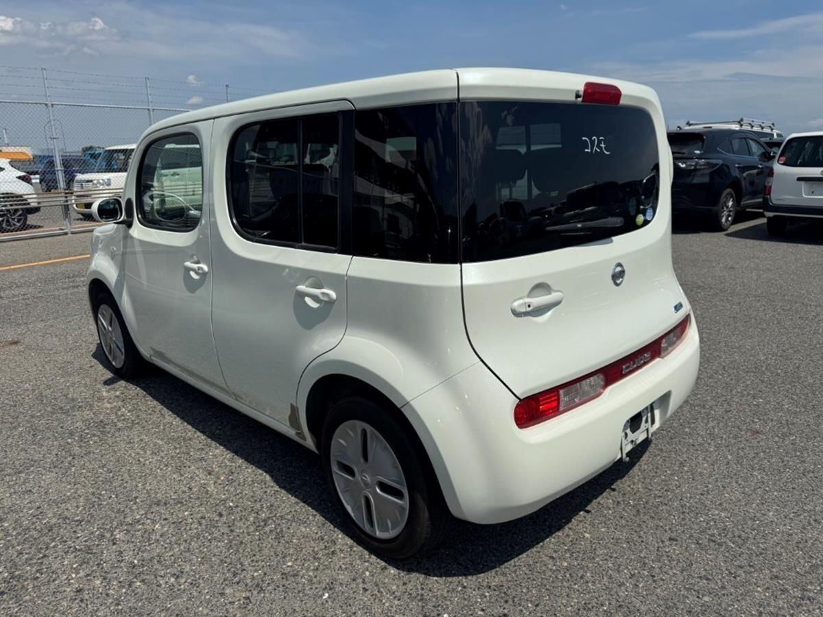 Nissan Cube view 4