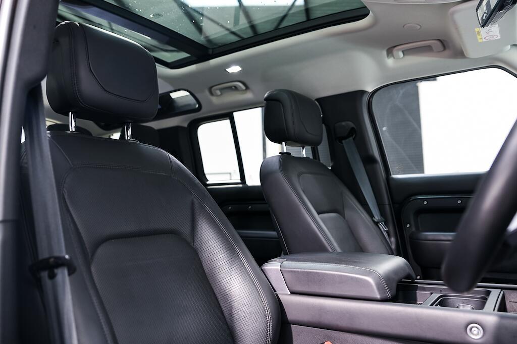 Land Rover Defender view 14