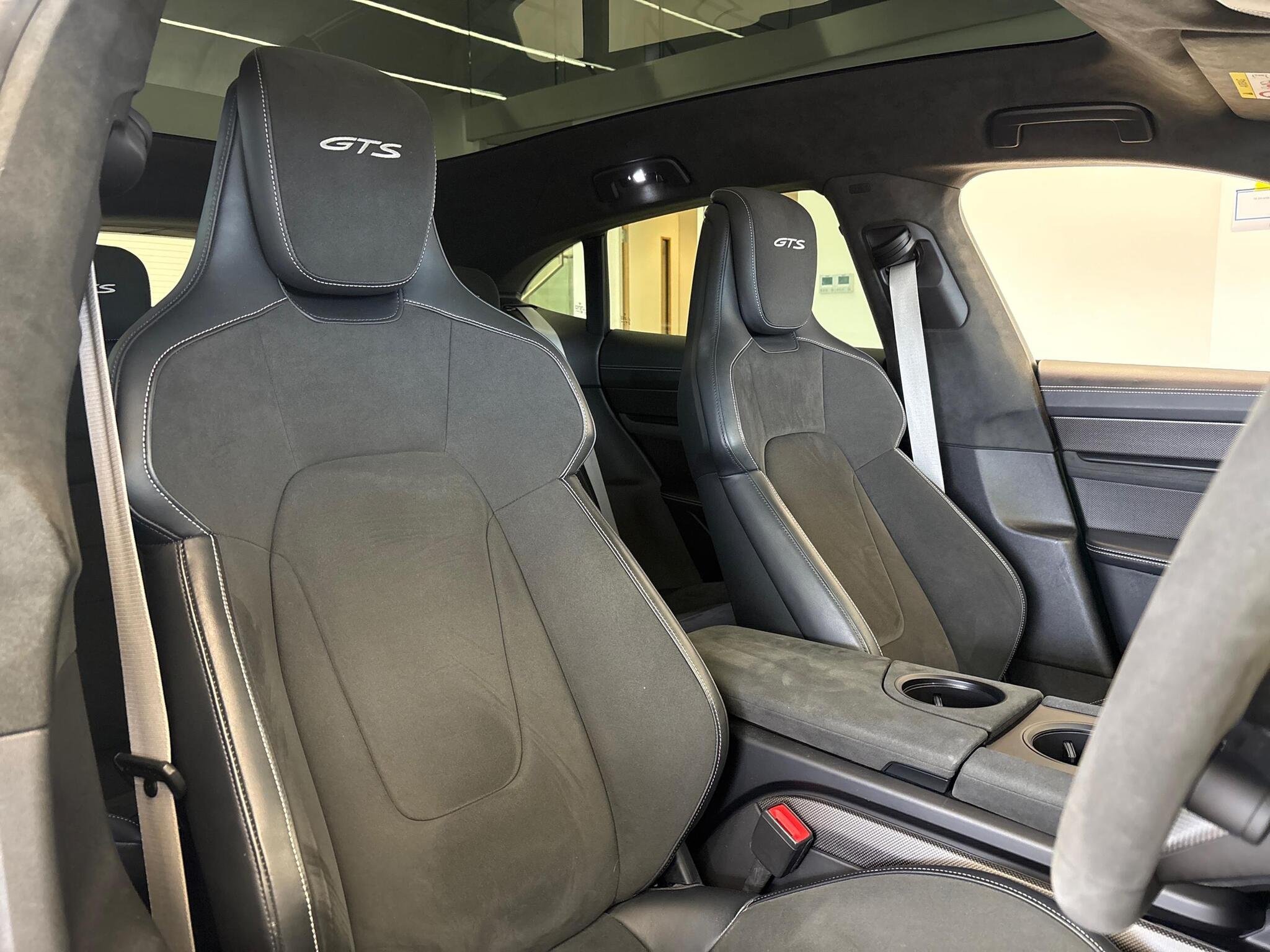 Porsche Taycan view 14