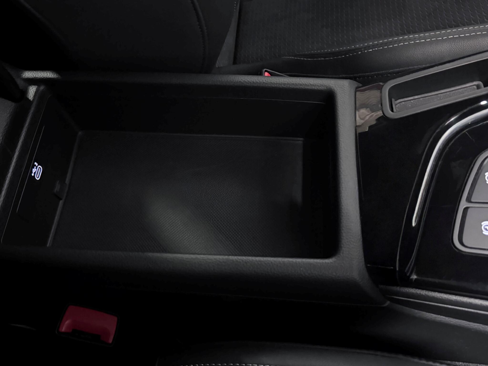 Audi A4 view 24