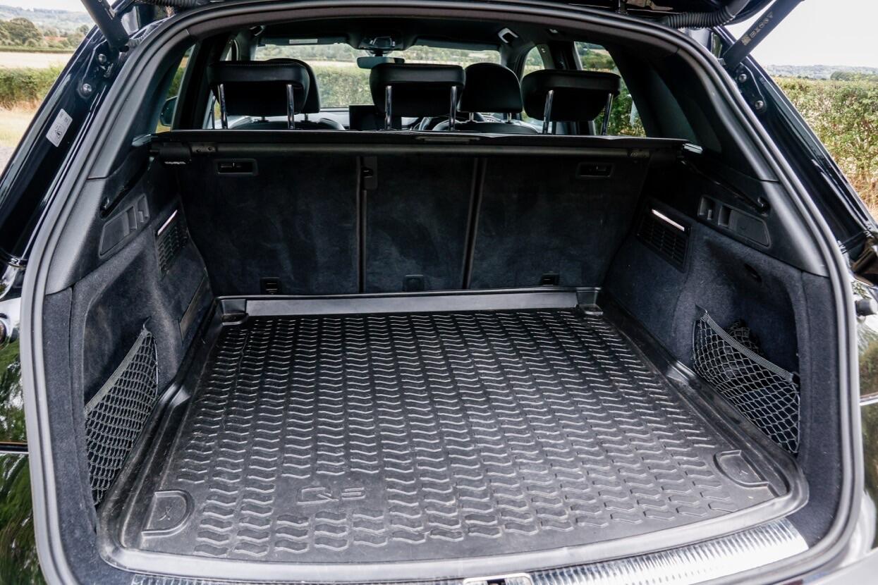 Audi Q5 view 18