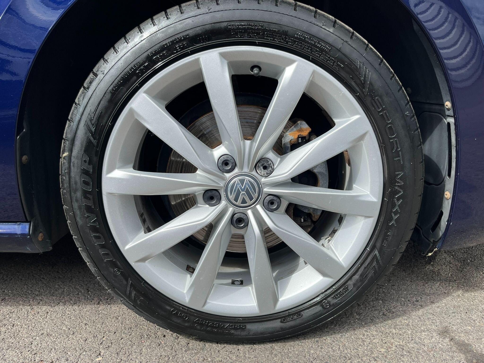 Volkswagen Golf SV view 42