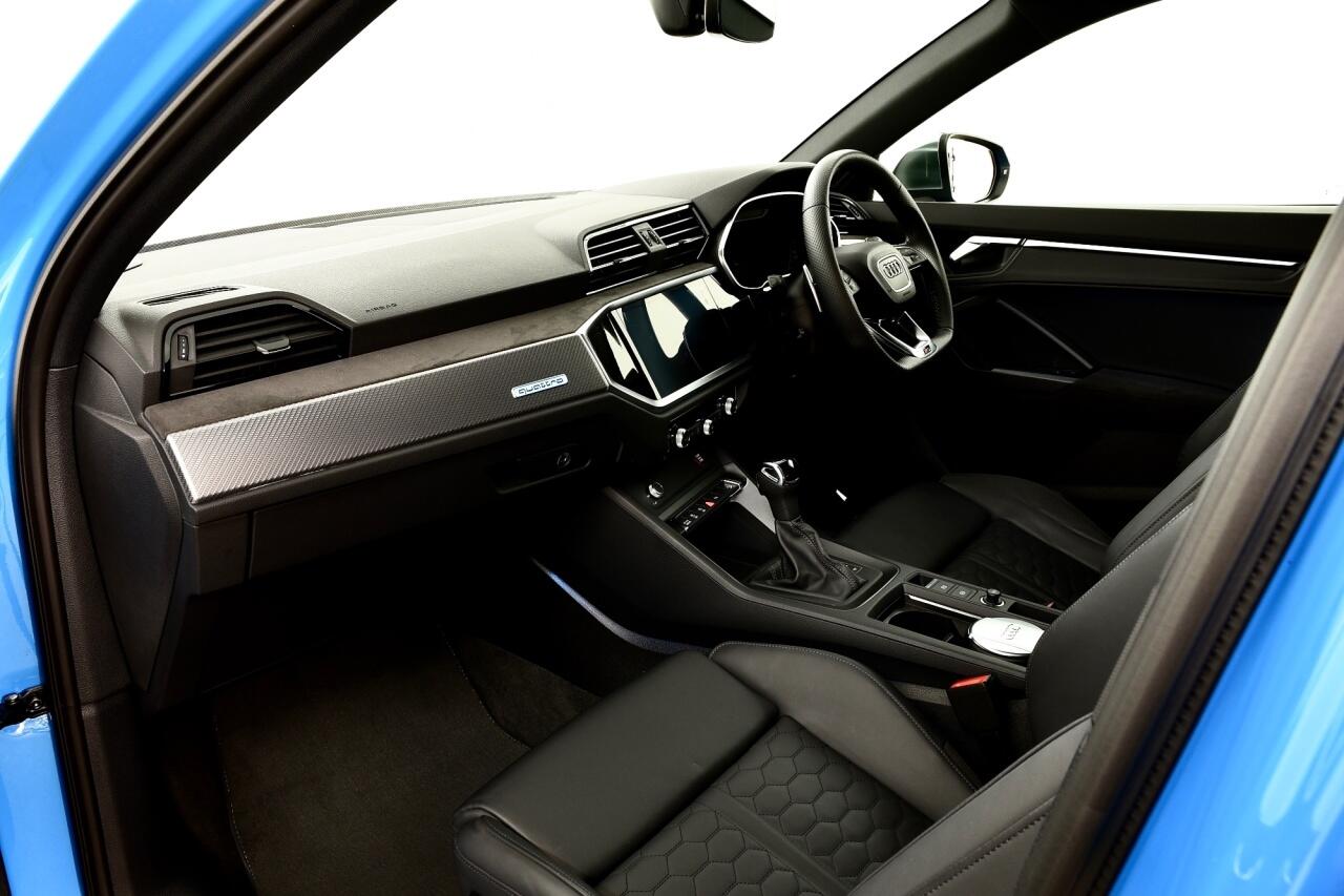 Audi RS Q3 view 26