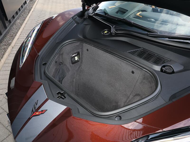 Chevrolet Corvette view 9