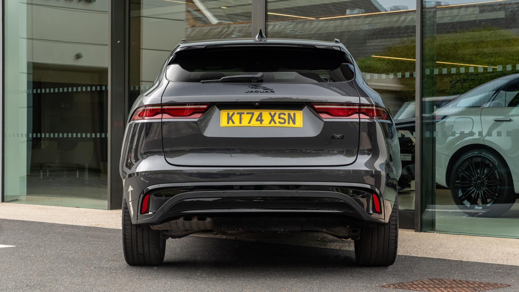 Jaguar F-Pace view 6