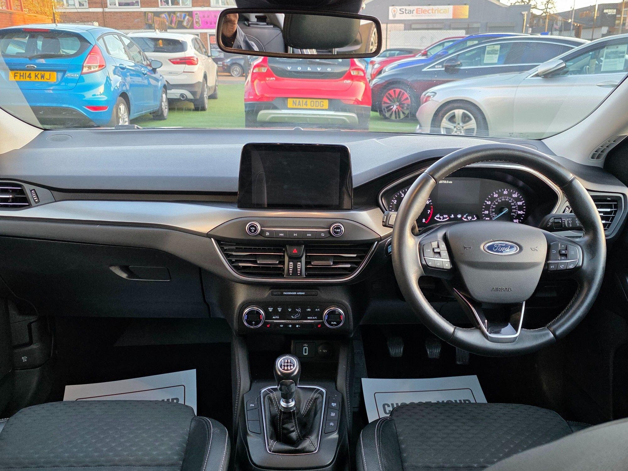 Ford Focus view 2