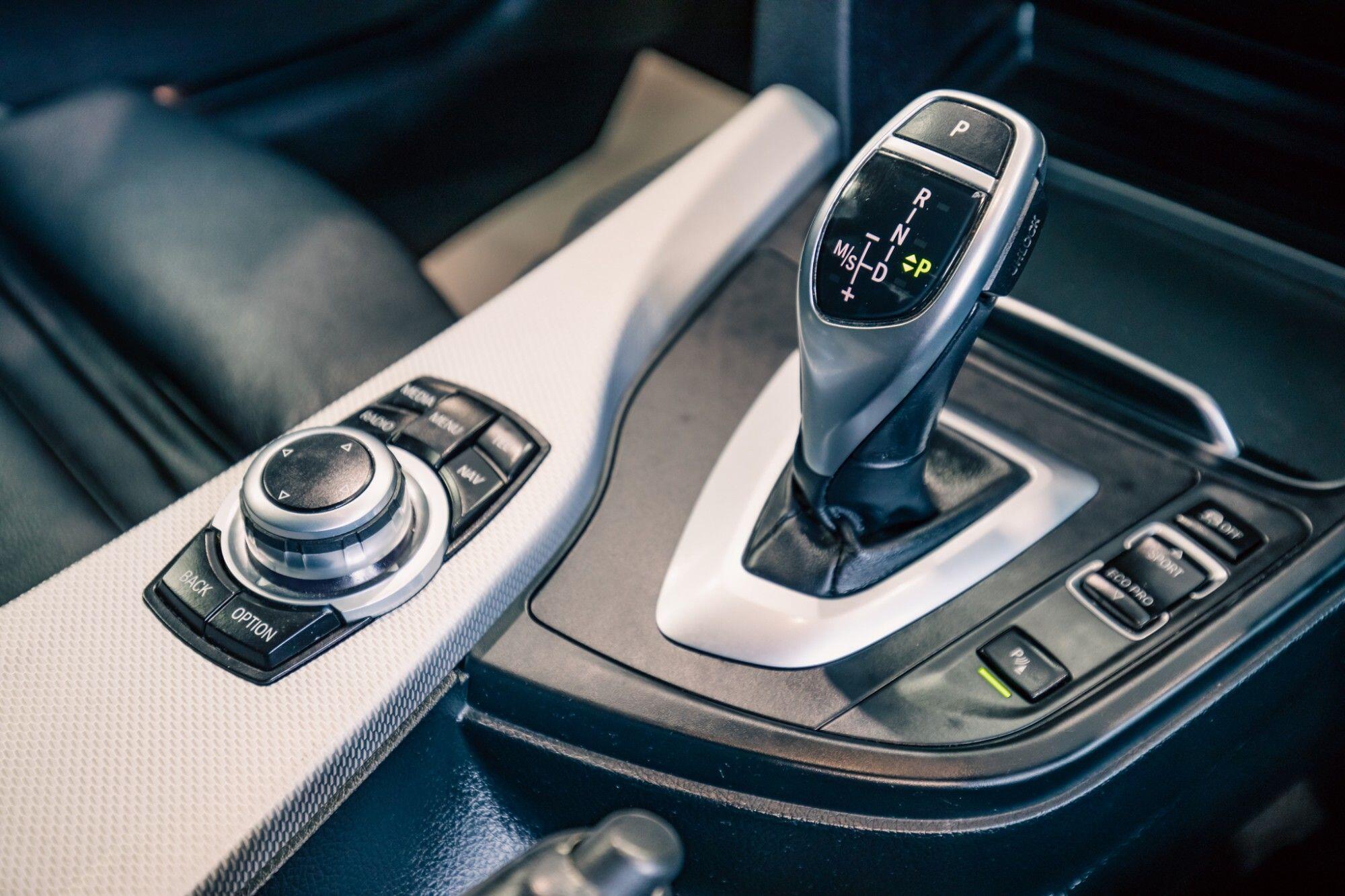 BMW 3 Series view 19