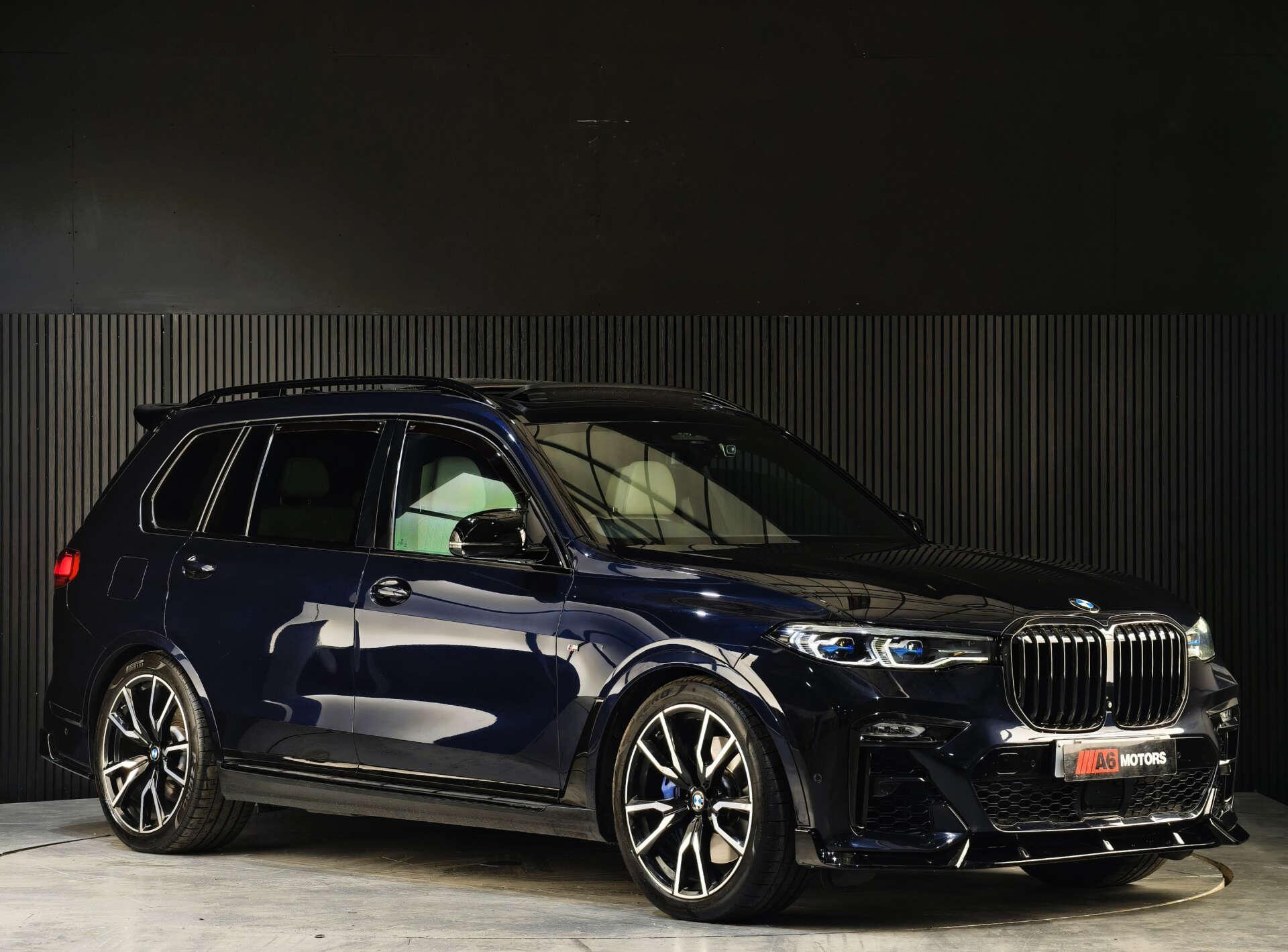 BMW X7 view 8