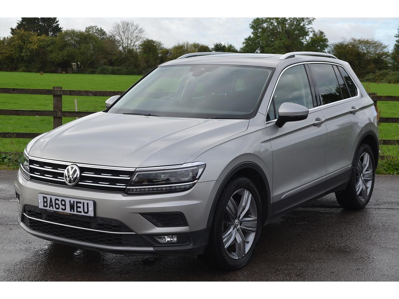 Volkswagen Tiguan view 5