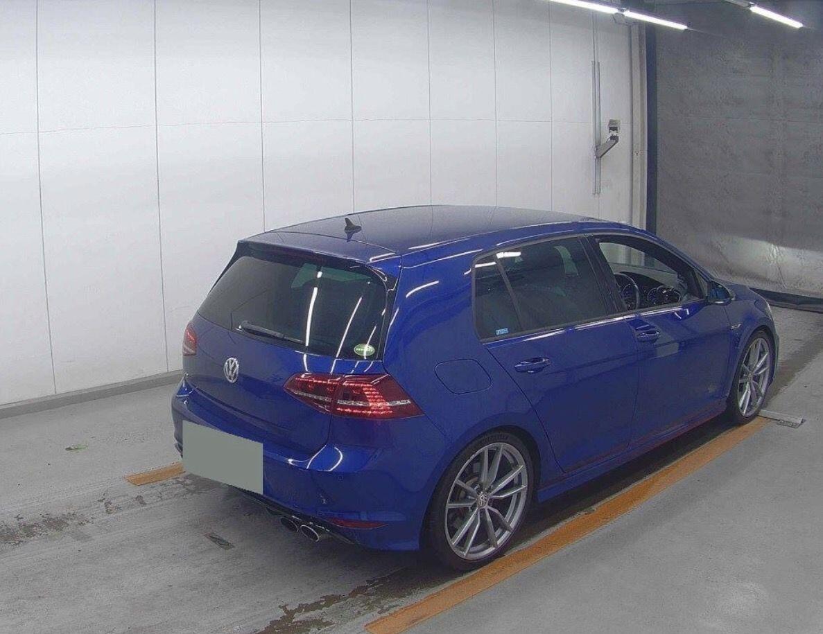 Volkswagen Golf view 4